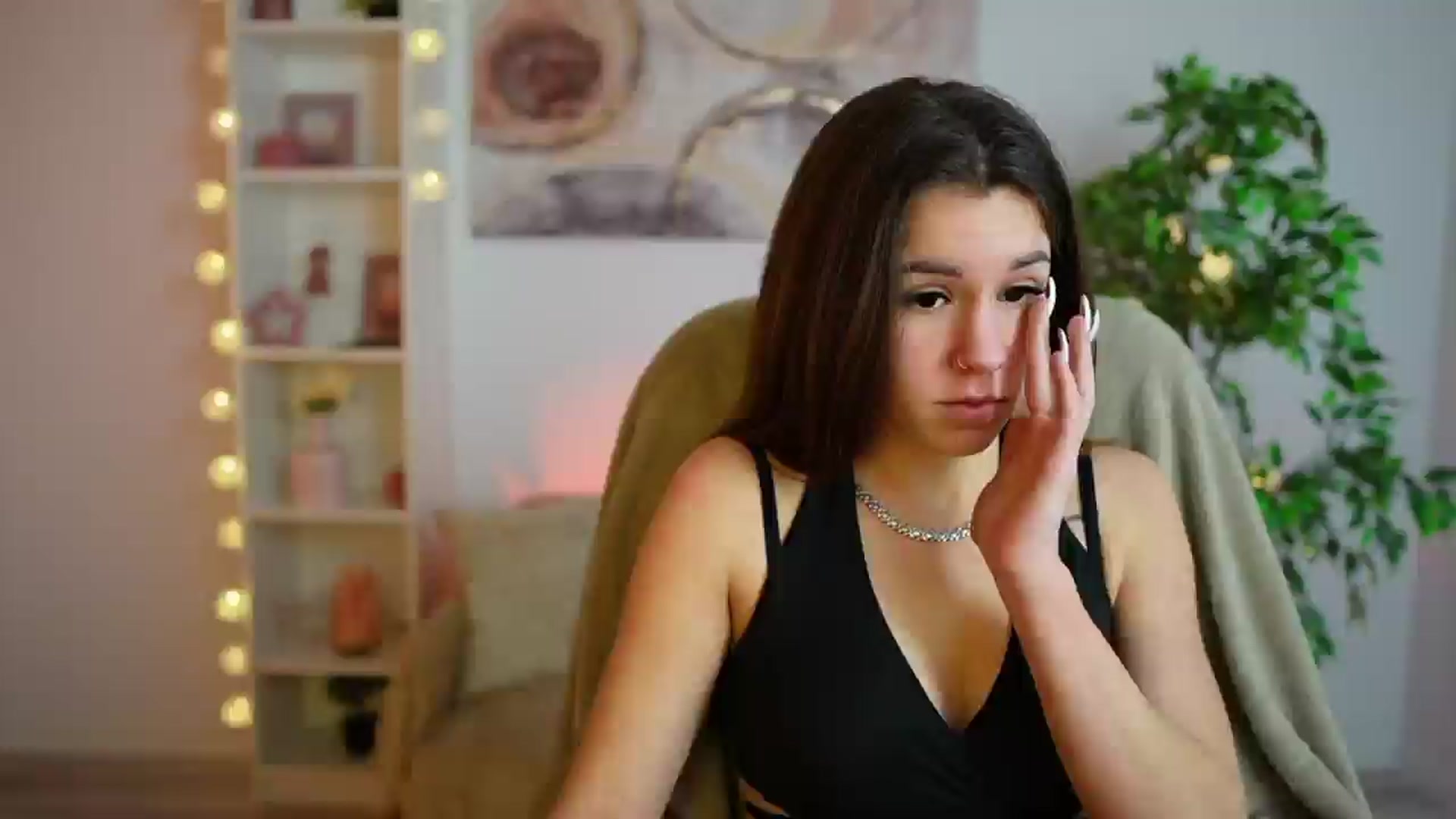 Gallery image thumbnail from Alyssa_Hall's myfreecams stream on, 01/04/2025, 17:52 image 1 of 20