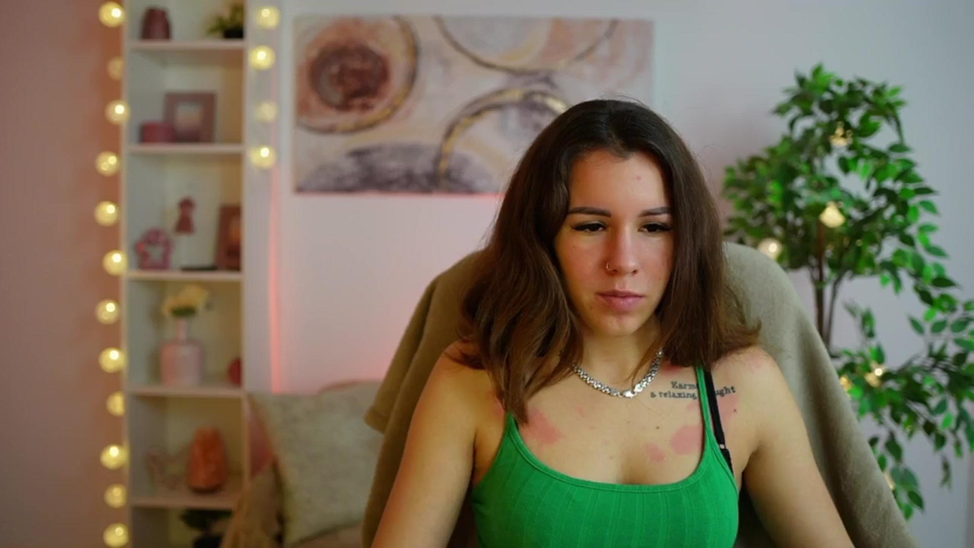 Gallery image thumbnail from Alyssa_Hall's myfreecams stream on, 01/09/2025, 14:46 image 4 of 20