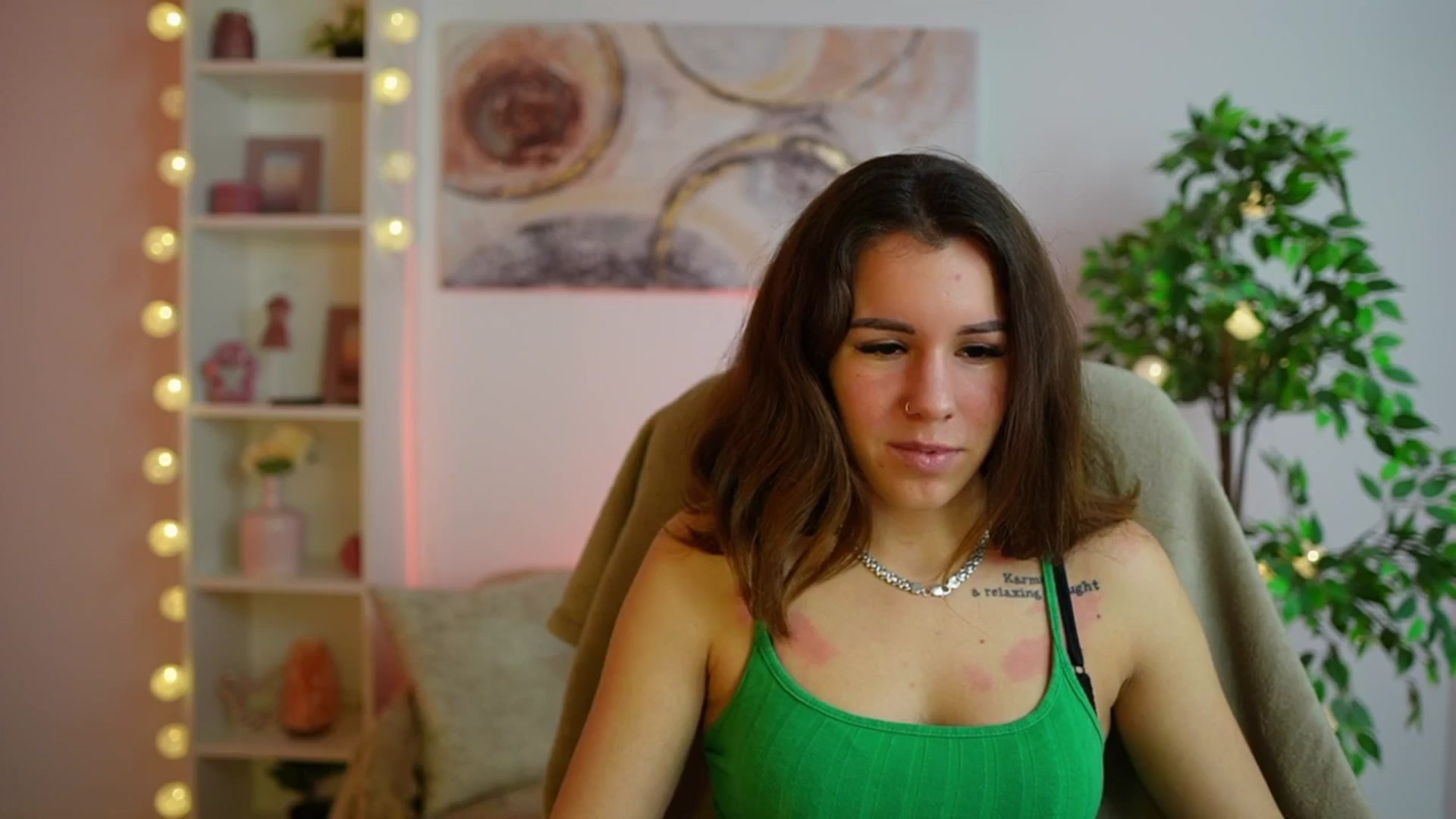 Gallery image thumbnail from Alyssa_Hall's myfreecams stream on, 01/09/2025, 14:46 image 5 of 20