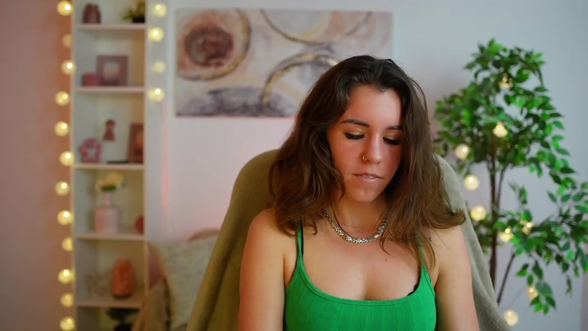 Gallery image thumbnail from Alyssa_Hall's myfreecams stream on, 01/09/2025, 15:57 image 13 of 20