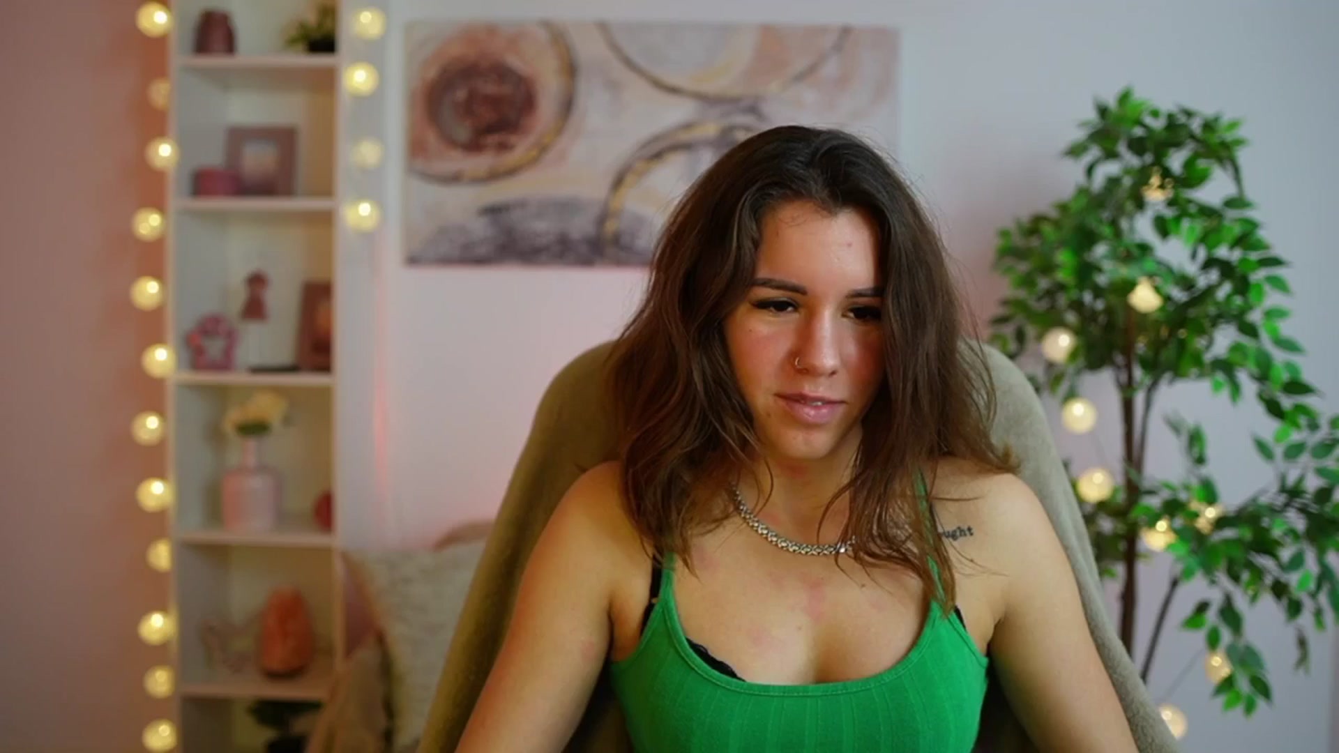 Gallery image thumbnail from Alyssa_Hall's myfreecams stream on, 01/09/2025, 15:57 image 6 of 20