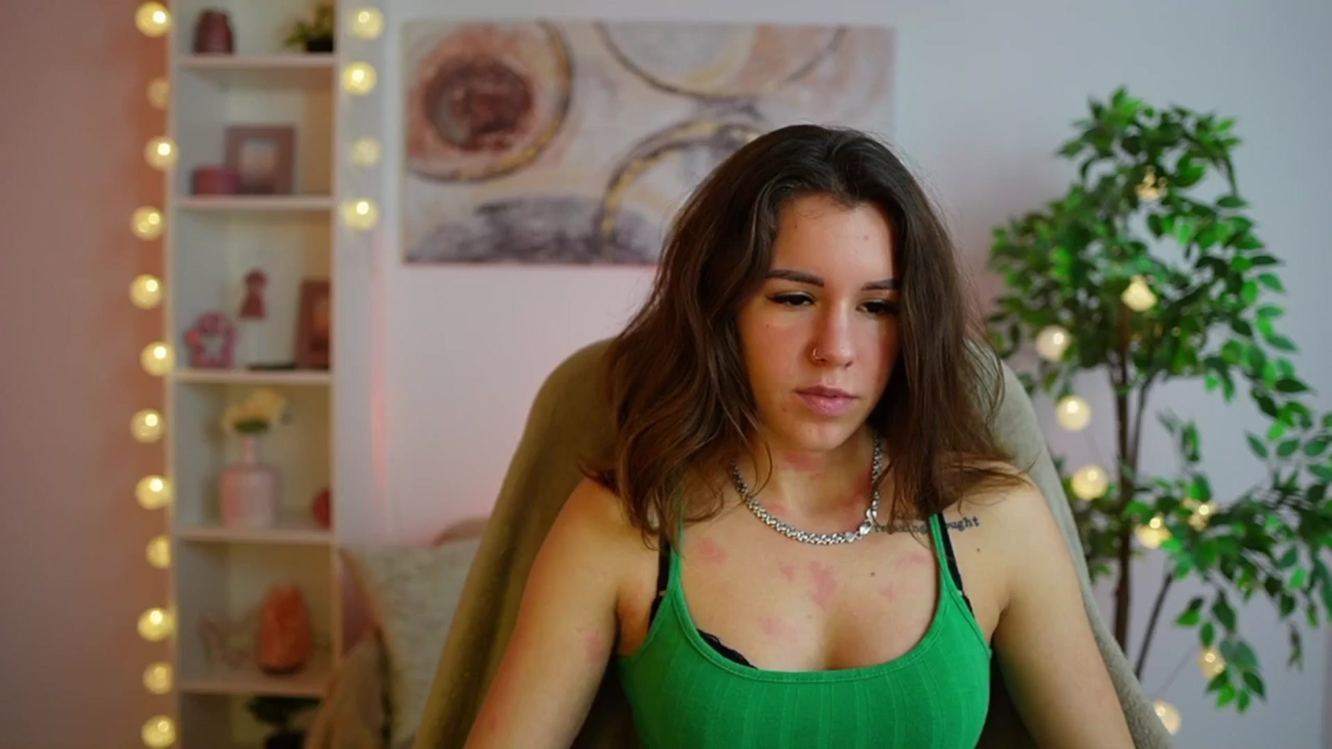 Gallery image thumbnail from Alyssa_Hall's myfreecams stream on, 01/09/2025, 15:57 image 2 of 20
