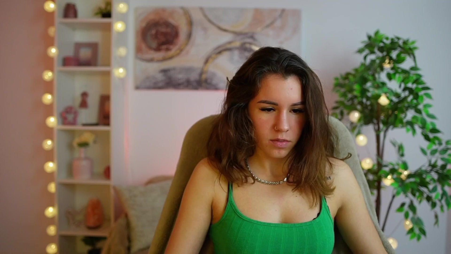 Gallery image thumbnail from Alyssa_Hall's myfreecams stream on, 01/09/2025, 15:57 image 14 of 20