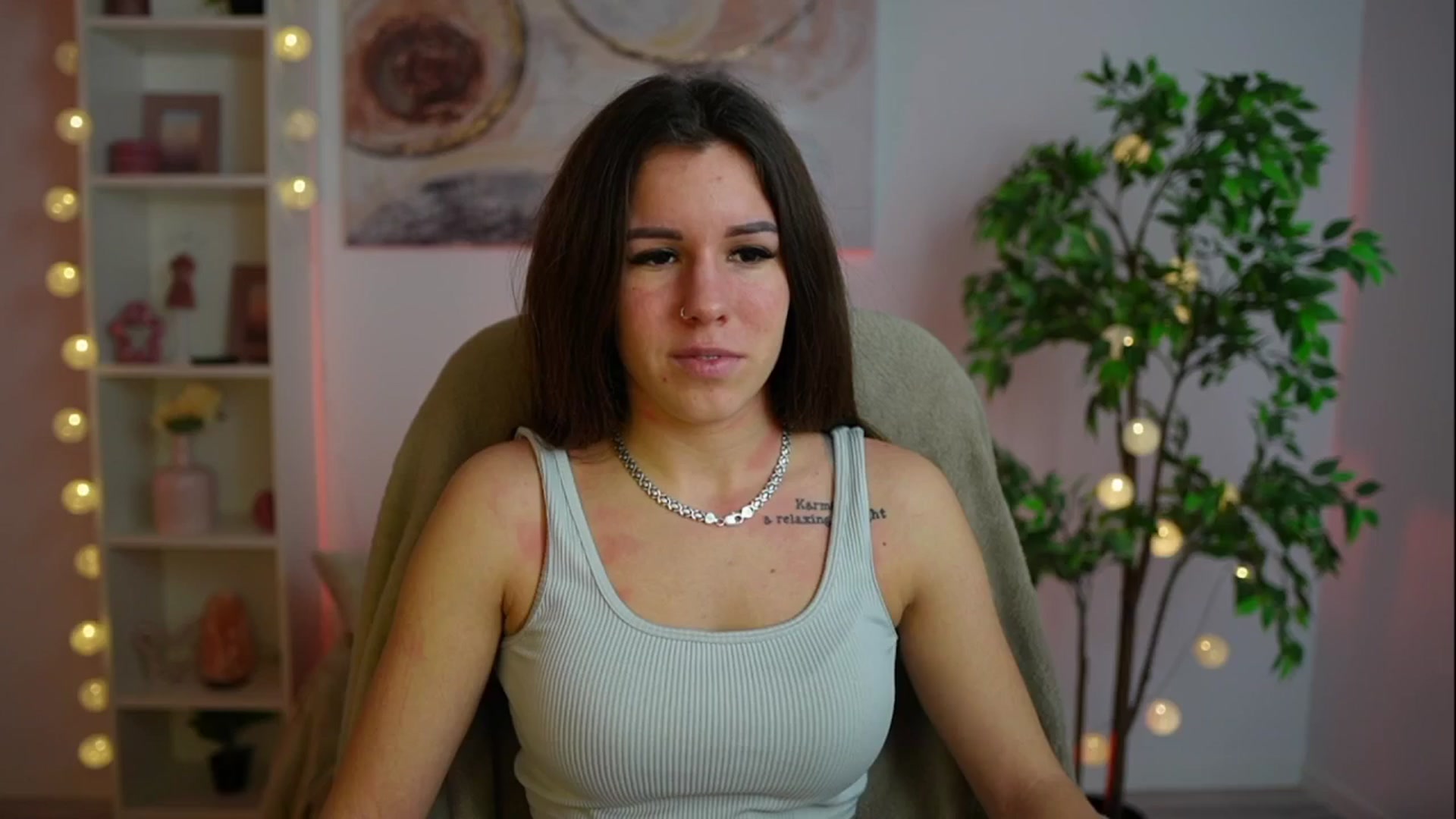 Gallery image thumbnail from Alyssa_Hall's myfreecams stream on, 01/11/2025, 14:36 image 3 of 20