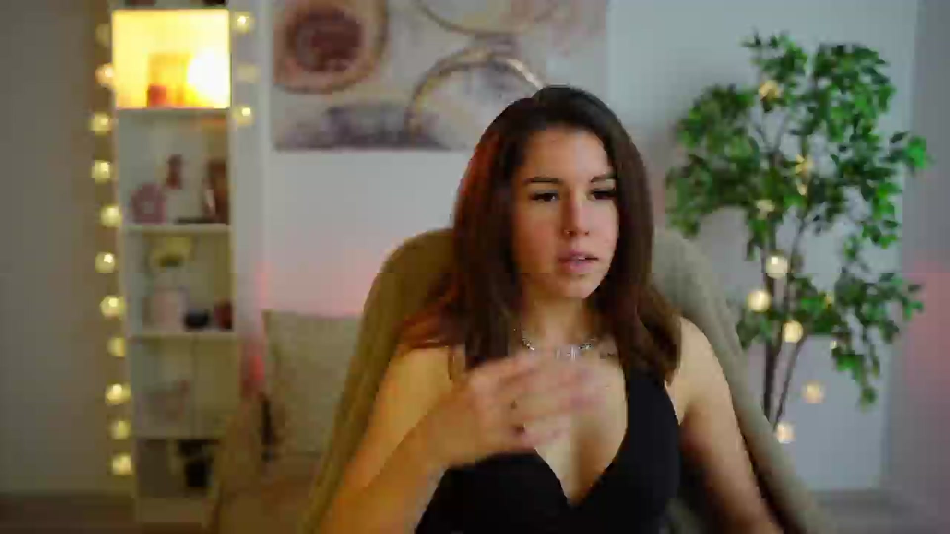 Gallery image thumbnail from Alyssa_Hall's myfreecams stream on, 01/15/2025, 18:57 image 3 of 20