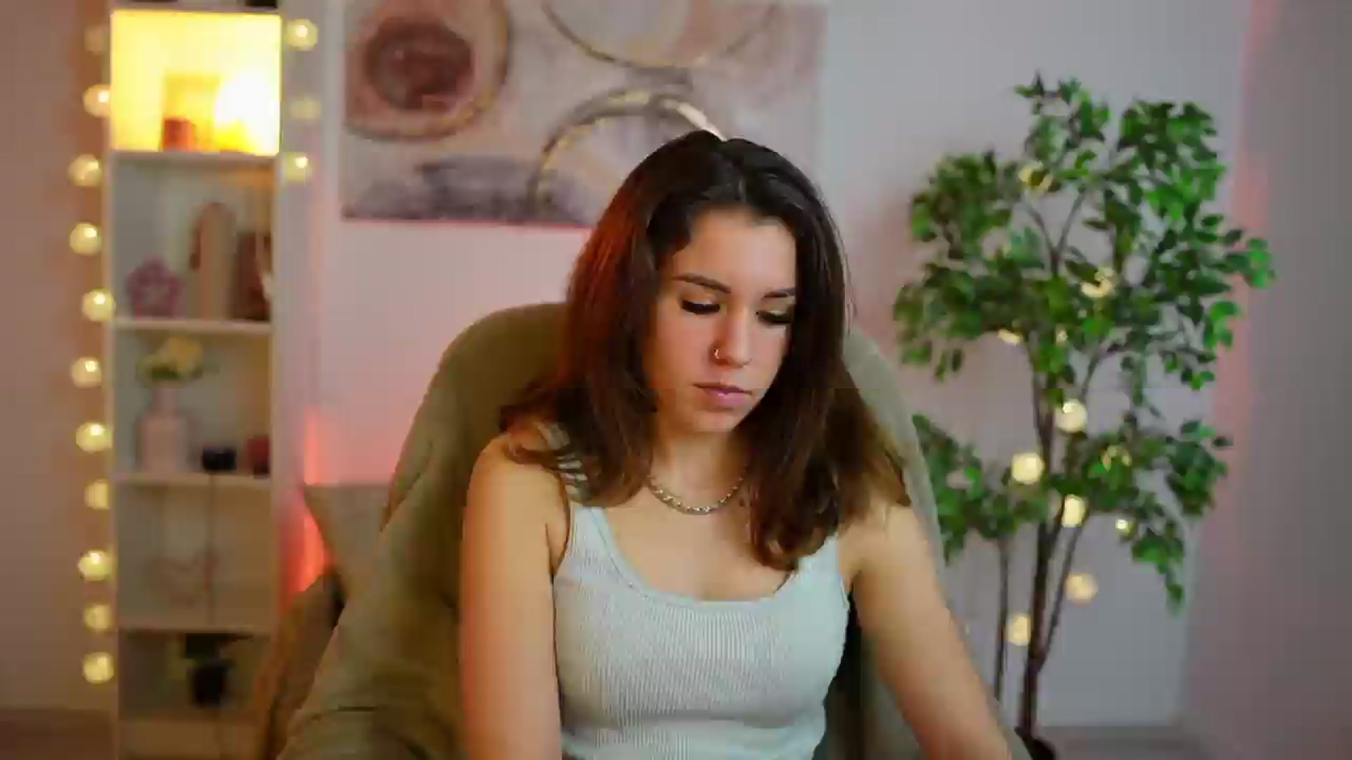 Gallery image thumbnail from Alyssa_Hall's myfreecams stream on, 01/16/2025, 18:03 image 14 of 20