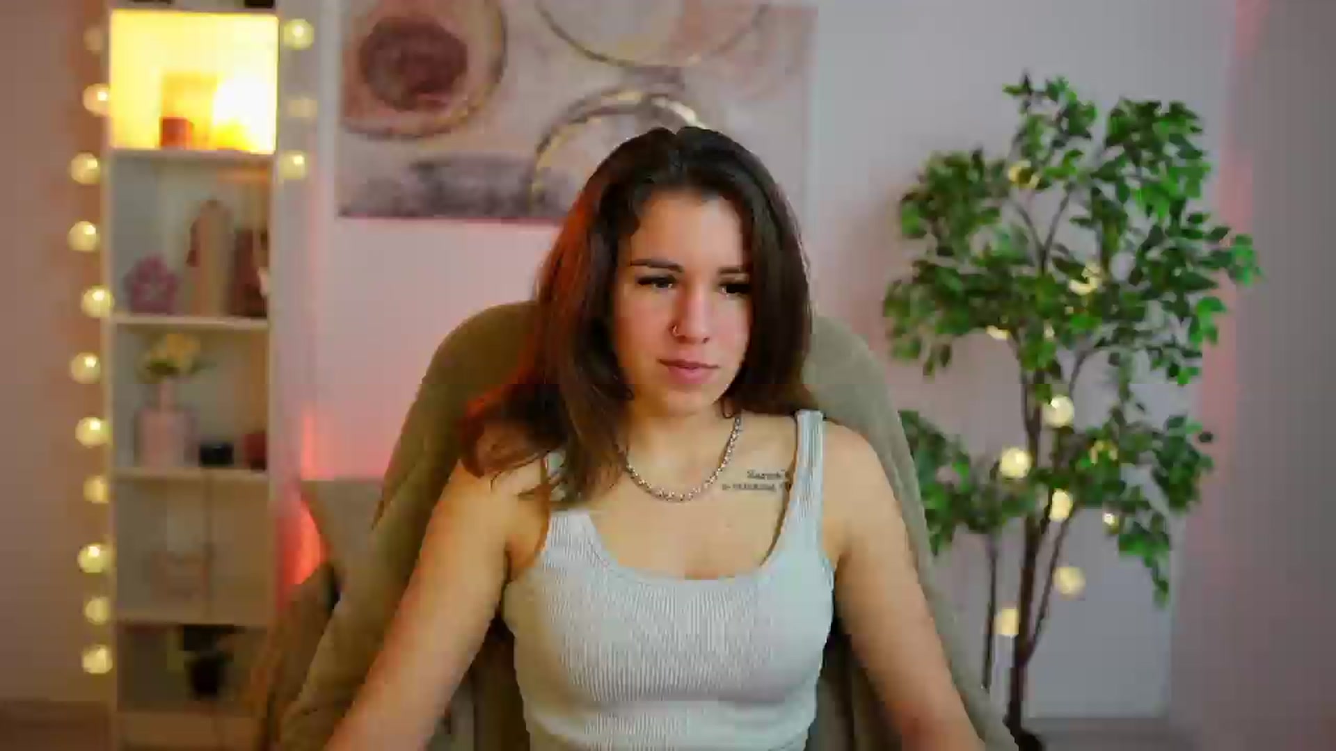 Gallery image thumbnail from Alyssa_Hall's myfreecams stream on, 01/16/2025, 18:03 image 13 of 20