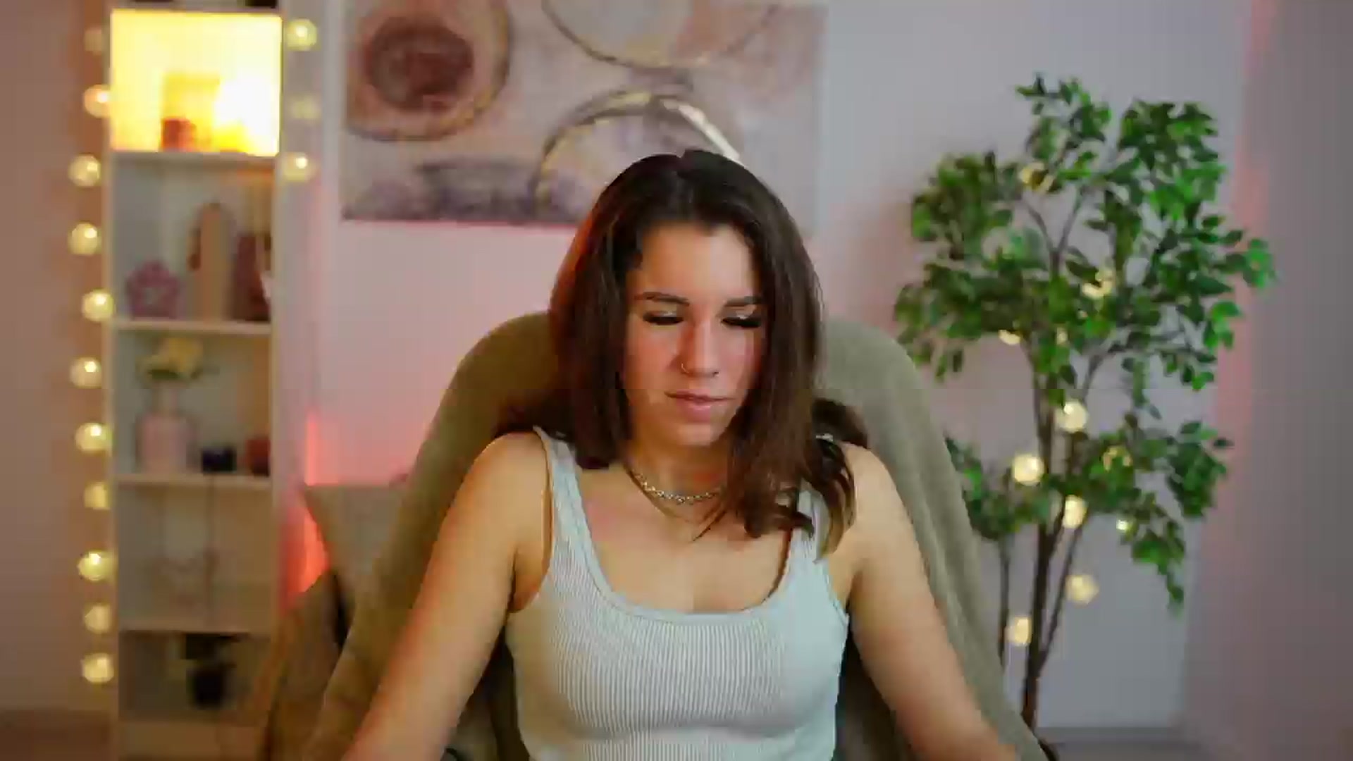 Gallery image thumbnail from Alyssa_Hall's myfreecams stream on, 01/16/2025, 19:02 image 12 of 20