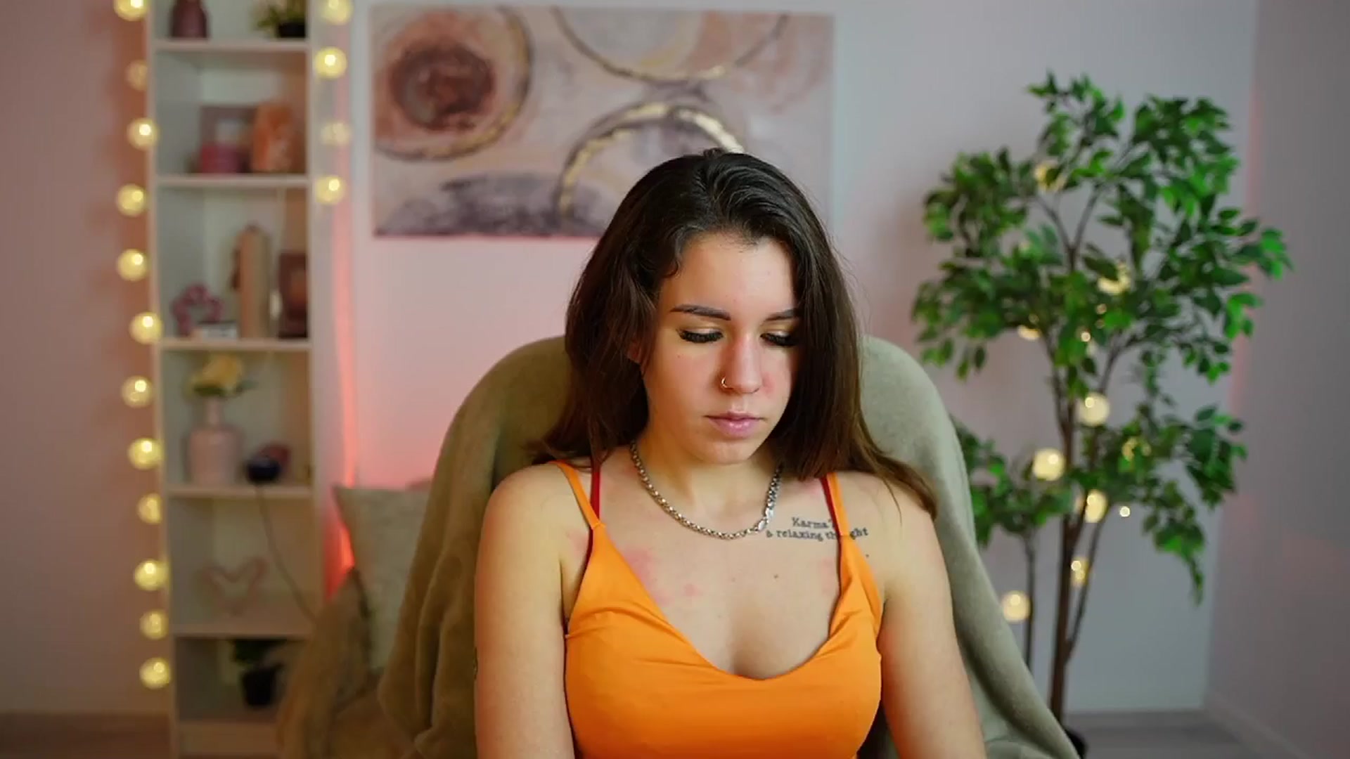 Gallery image thumbnail from Alyssa_Hall's myfreecams stream on, 01/17/2025, 17:05 image 19 of 20