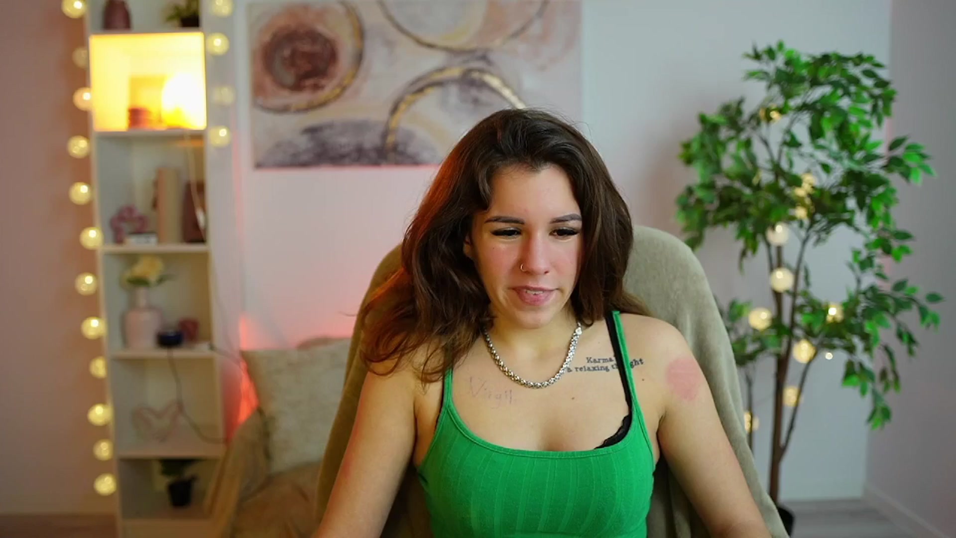 Gallery image thumbnail from Alyssa_Hall's myfreecams stream on, 01/18/2025, 16:02 image 15 of 20