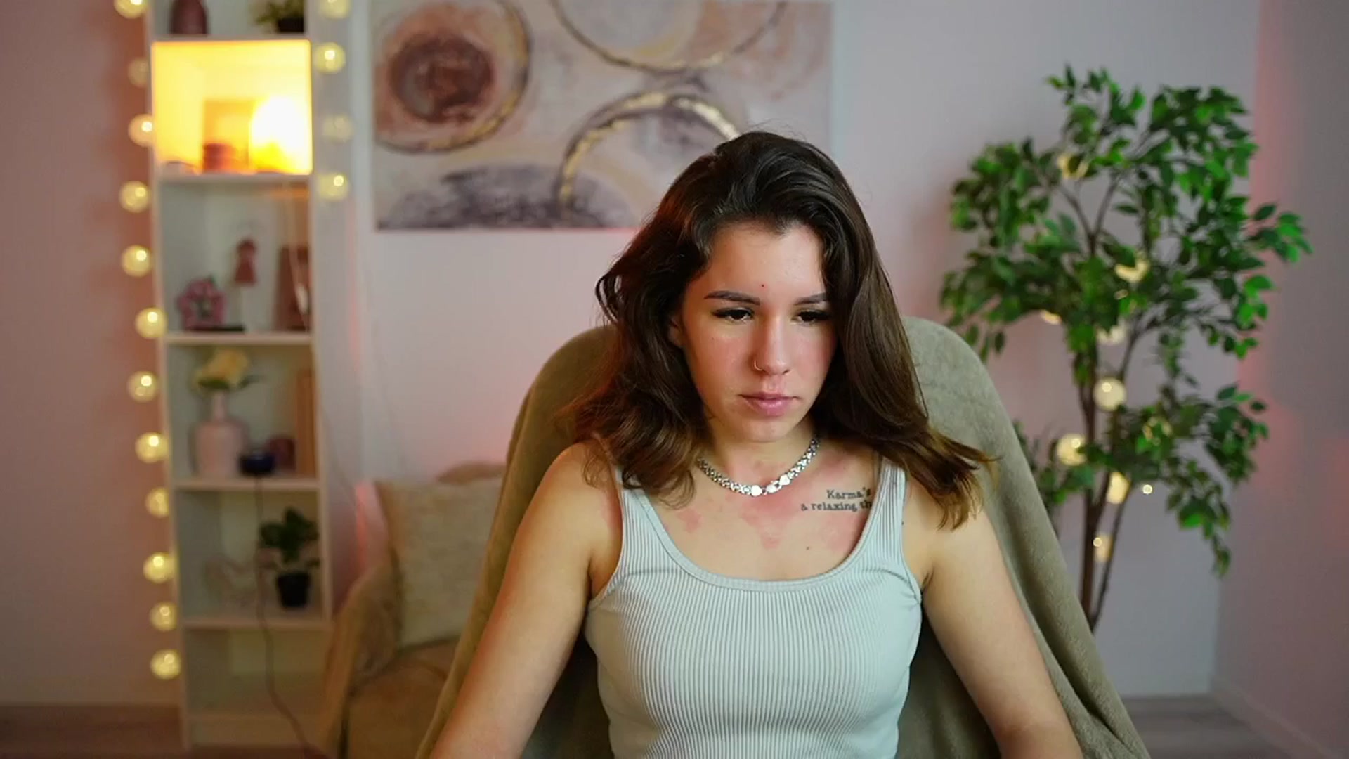Gallery image thumbnail from Alyssa_Hall's myfreecams stream on, 01/19/2025, 15:51 image 13 of 20