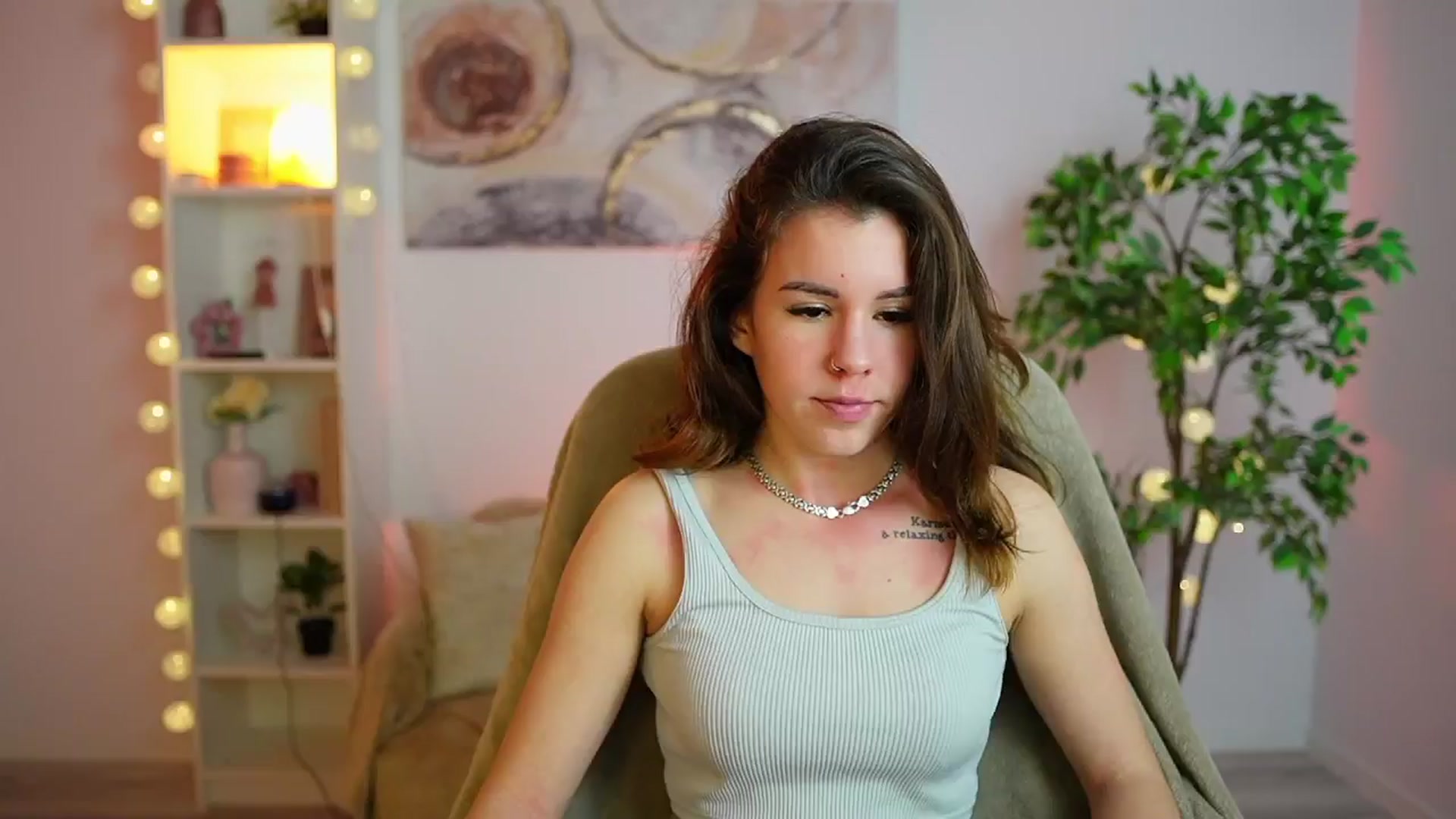 Gallery image thumbnail from Alyssa_Hall's myfreecams stream on, 01/19/2025, 15:51 image 10 of 20