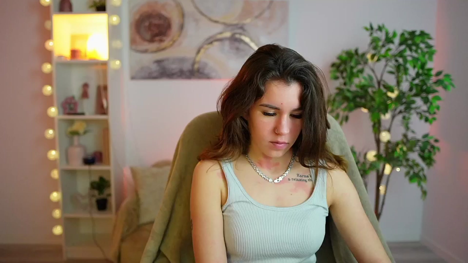 Gallery image thumbnail from Alyssa_Hall's myfreecams stream on, 01/19/2025, 15:51 image 5 of 20