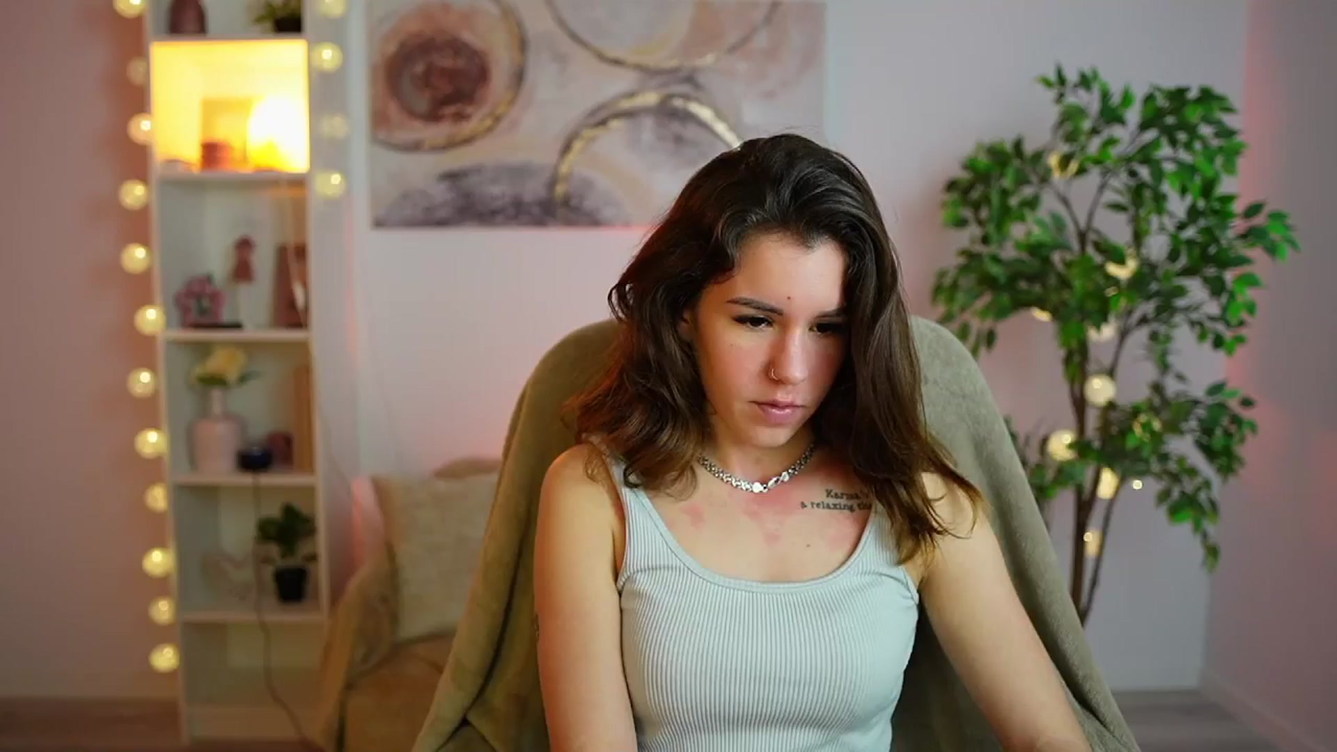 Gallery image thumbnail from Alyssa_Hall's myfreecams stream on, 01/19/2025, 15:51 image 14 of 20