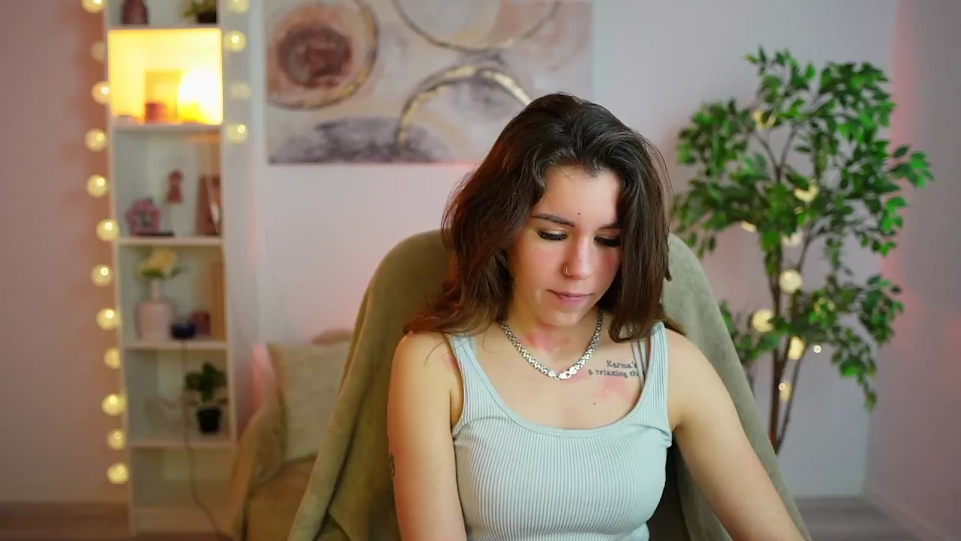 Gallery image thumbnail from Alyssa_Hall's myfreecams stream on, 01/19/2025, 15:51 image 6 of 20