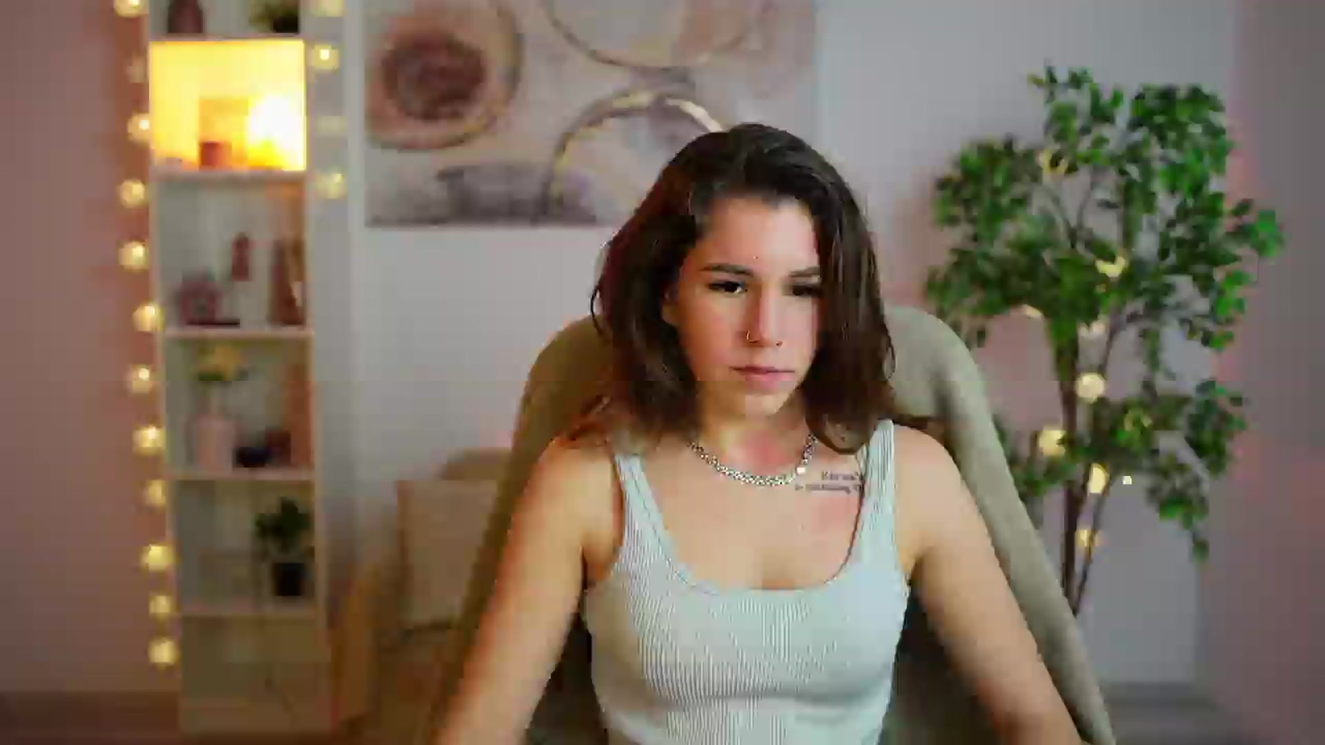 Gallery image thumbnail from Alyssa_Hall's myfreecams stream on, 01/19/2025, 17:11 image 8 of 20