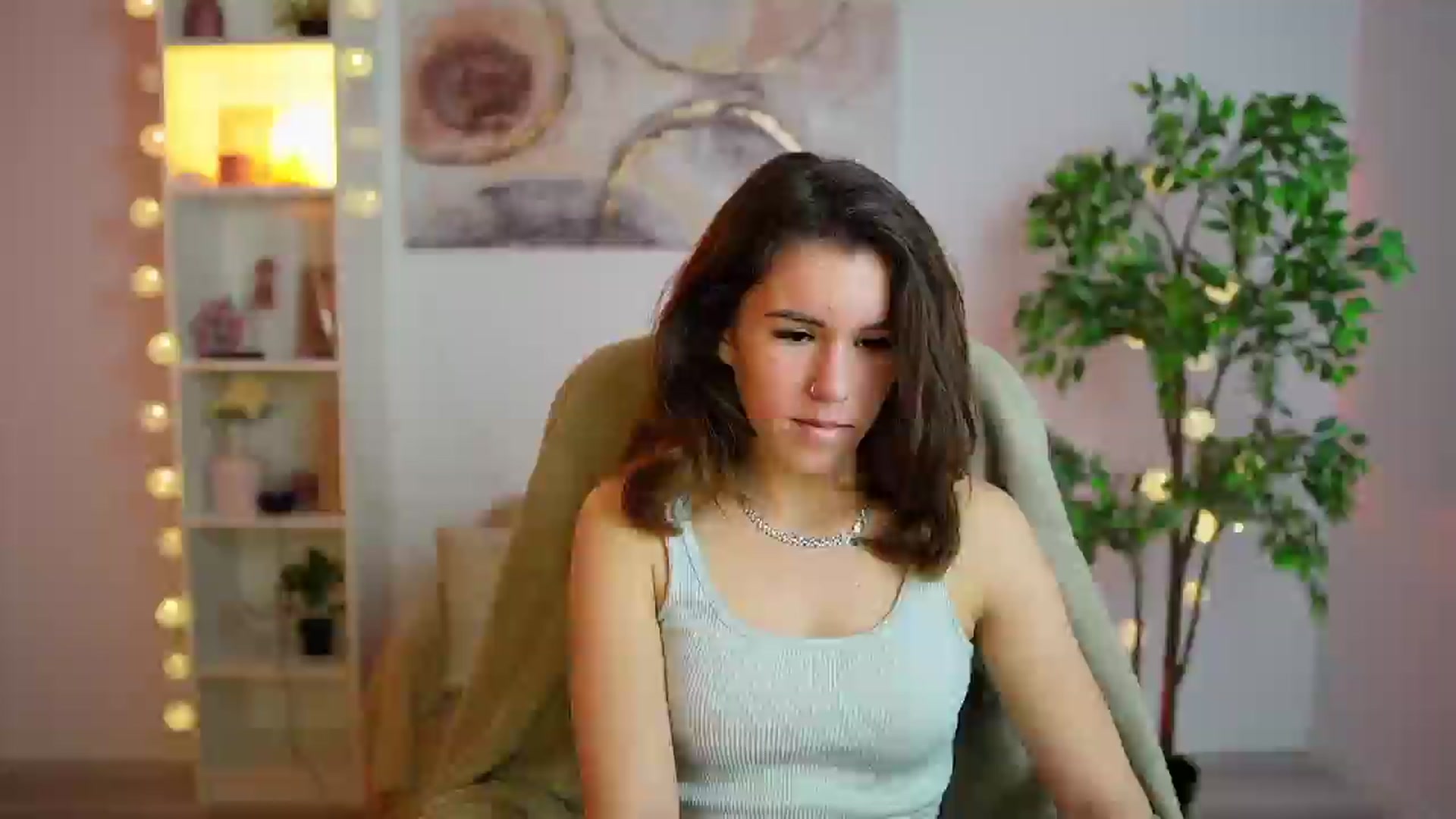 Gallery image thumbnail from Alyssa_Hall's myfreecams stream on, 01/19/2025, 17:11 image 3 of 20