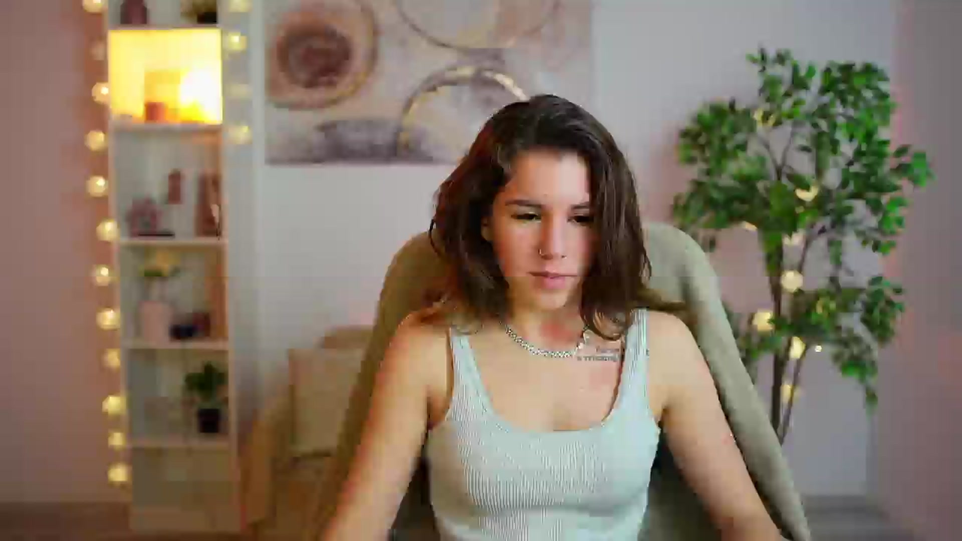 Gallery image thumbnail from Alyssa_Hall's myfreecams stream on, 01/19/2025, 17:11 image 9 of 20
