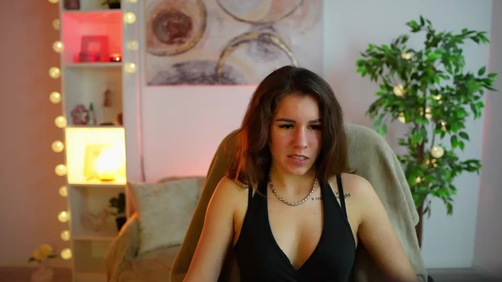 Gallery image thumbnail from Alyssa_Hall's myfreecams stream on, 01/22/2025, 18:02 image 20 of 20