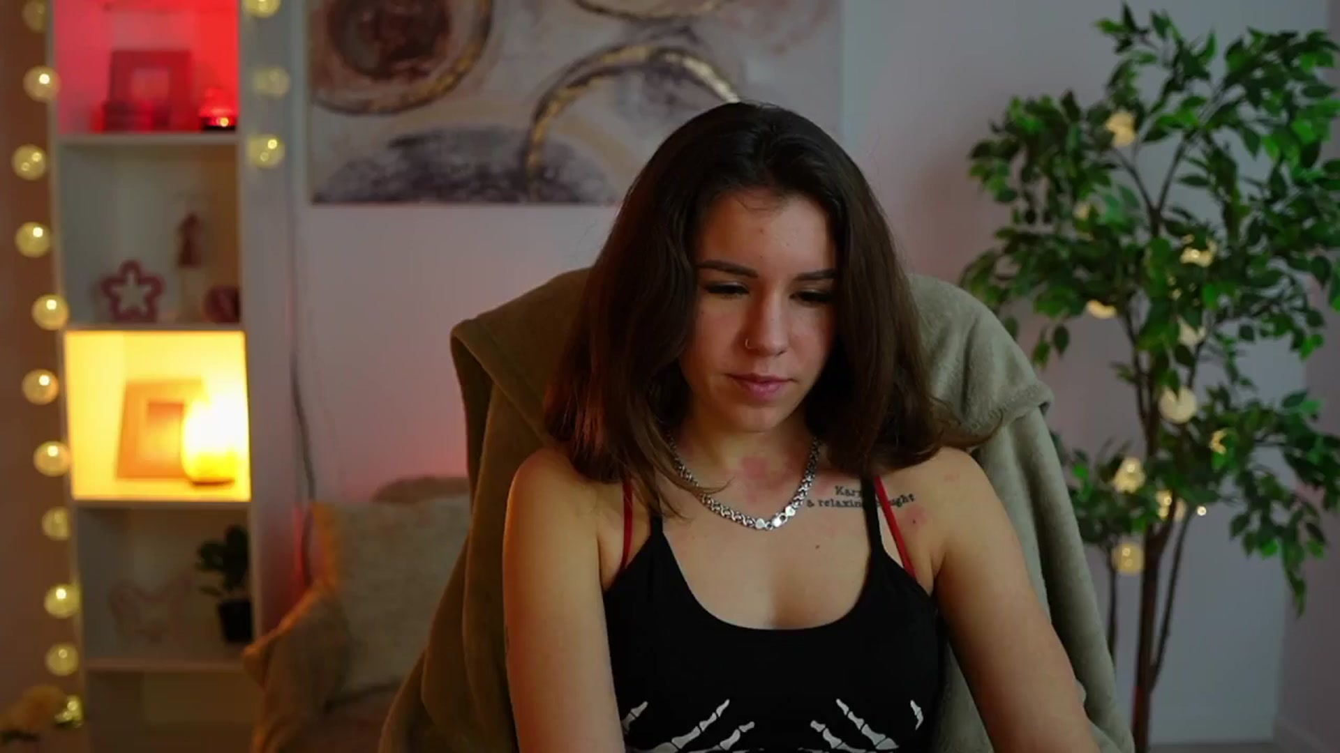 Gallery image thumbnail from Alyssa_Hall's myfreecams stream on, 01/23/2025, 16:56 image 12 of 20