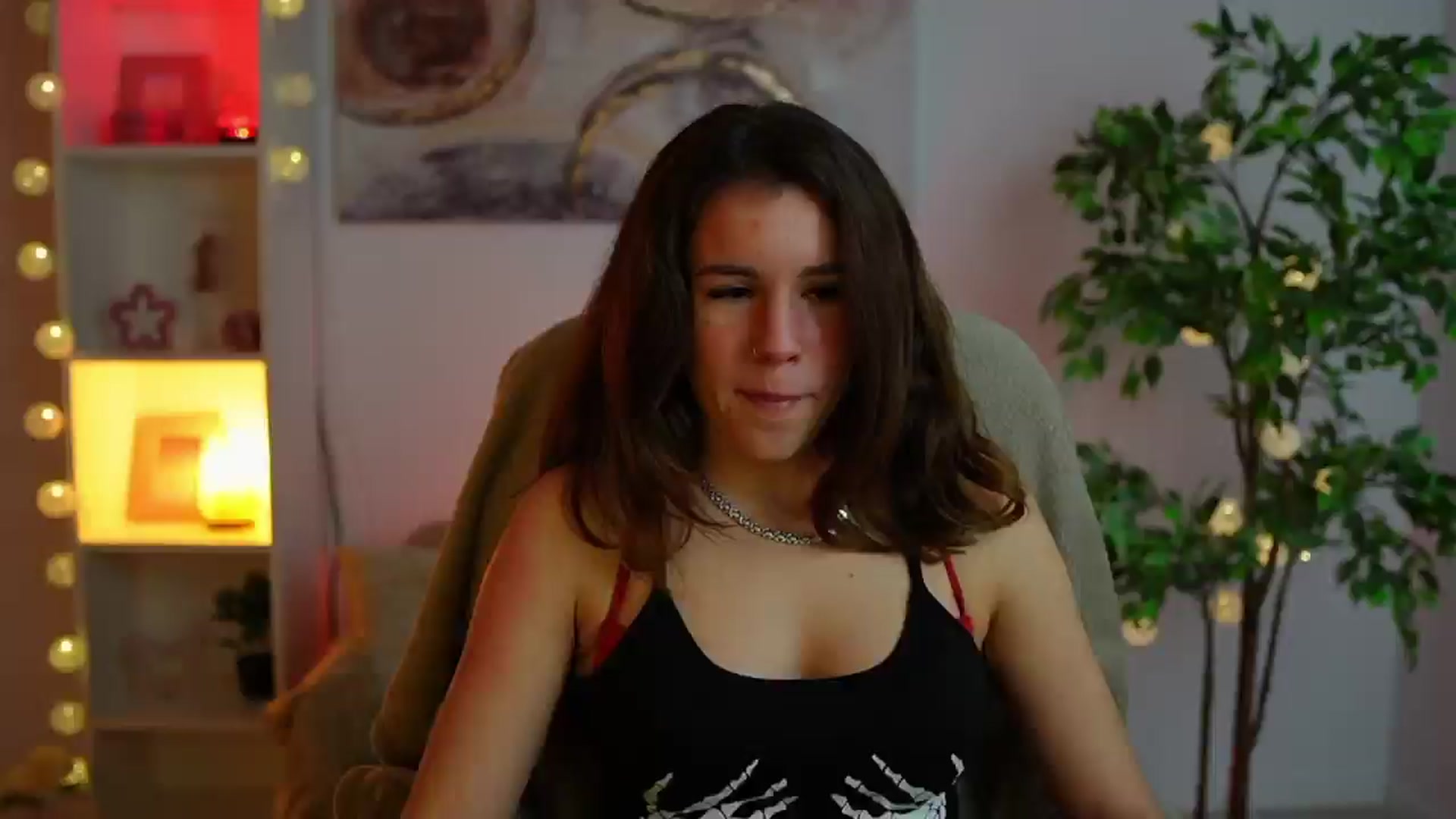 Gallery image thumbnail from Alyssa_Hall's myfreecams stream on, 01/23/2025, 19:03 image 4 of 20
