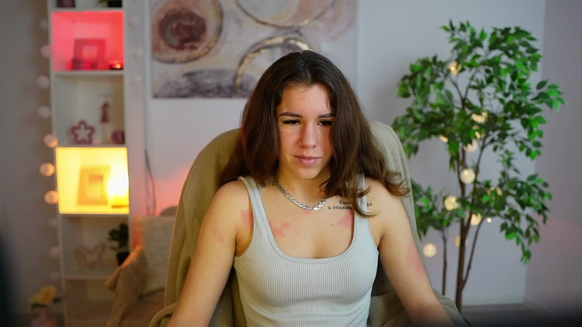 Gallery image thumbnail from Alyssa_Hall's myfreecams stream on, 01/24/2025, 14:21 image 15 of 20