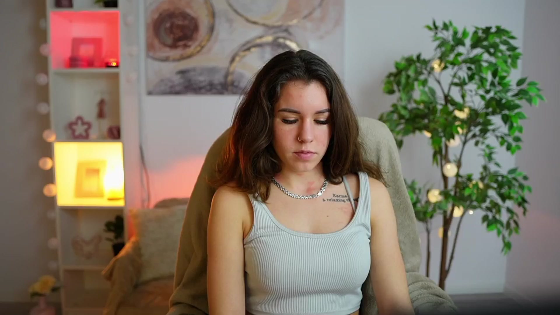 Gallery image thumbnail from Alyssa_Hall's myfreecams stream on, 01/24/2025, 16:12 image 17 of 20