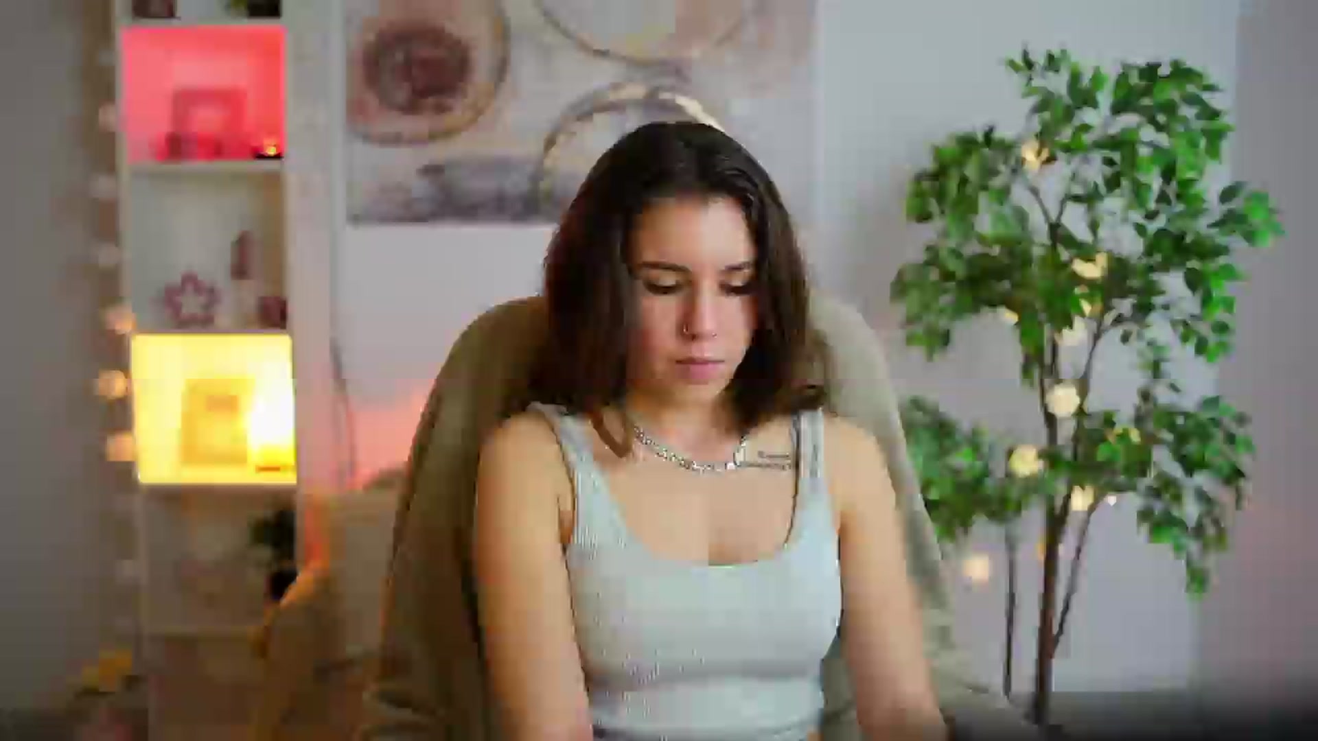 Gallery image thumbnail from Alyssa_Hall's myfreecams stream on, 01/24/2025, 18:49 image 15 of 20