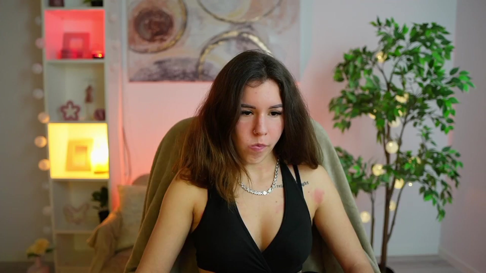 Gallery image thumbnail from Alyssa_Hall's myfreecams stream on, 01/25/2025, 16:07 image 8 of 20