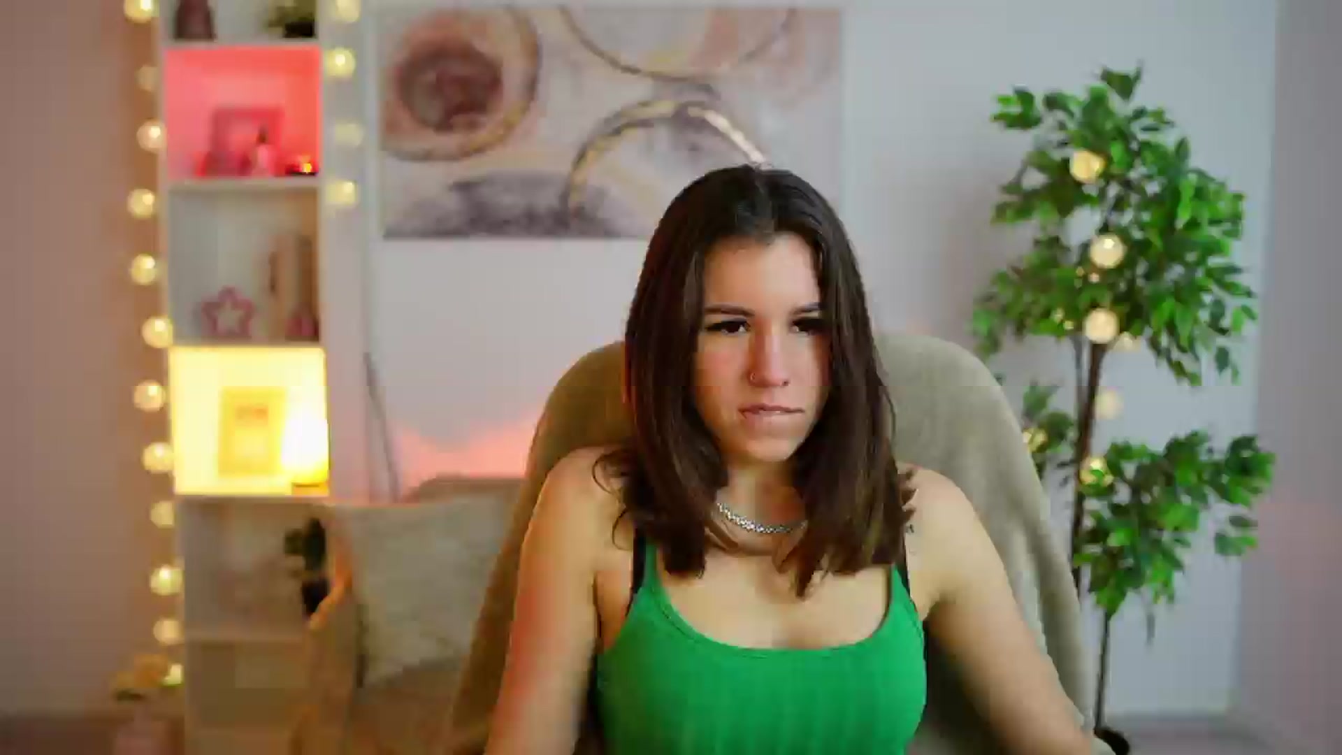 Gallery image thumbnail from Alyssa_Hall's myfreecams stream on, 01/29/2025, 18:33 image 14 of 20