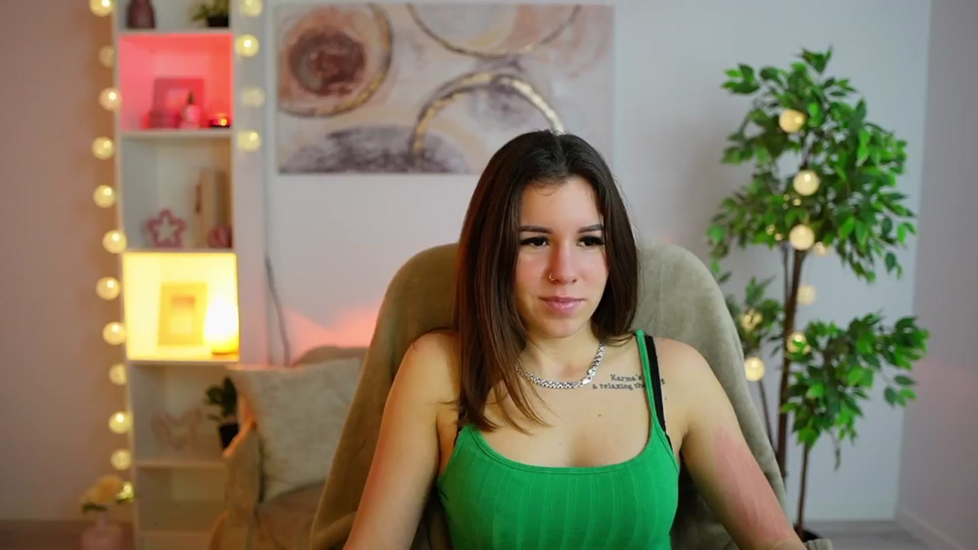 Gallery image thumbnail from Alyssa_Hall's myfreecams stream on, 01/29/2025, 18:33 image 19 of 20