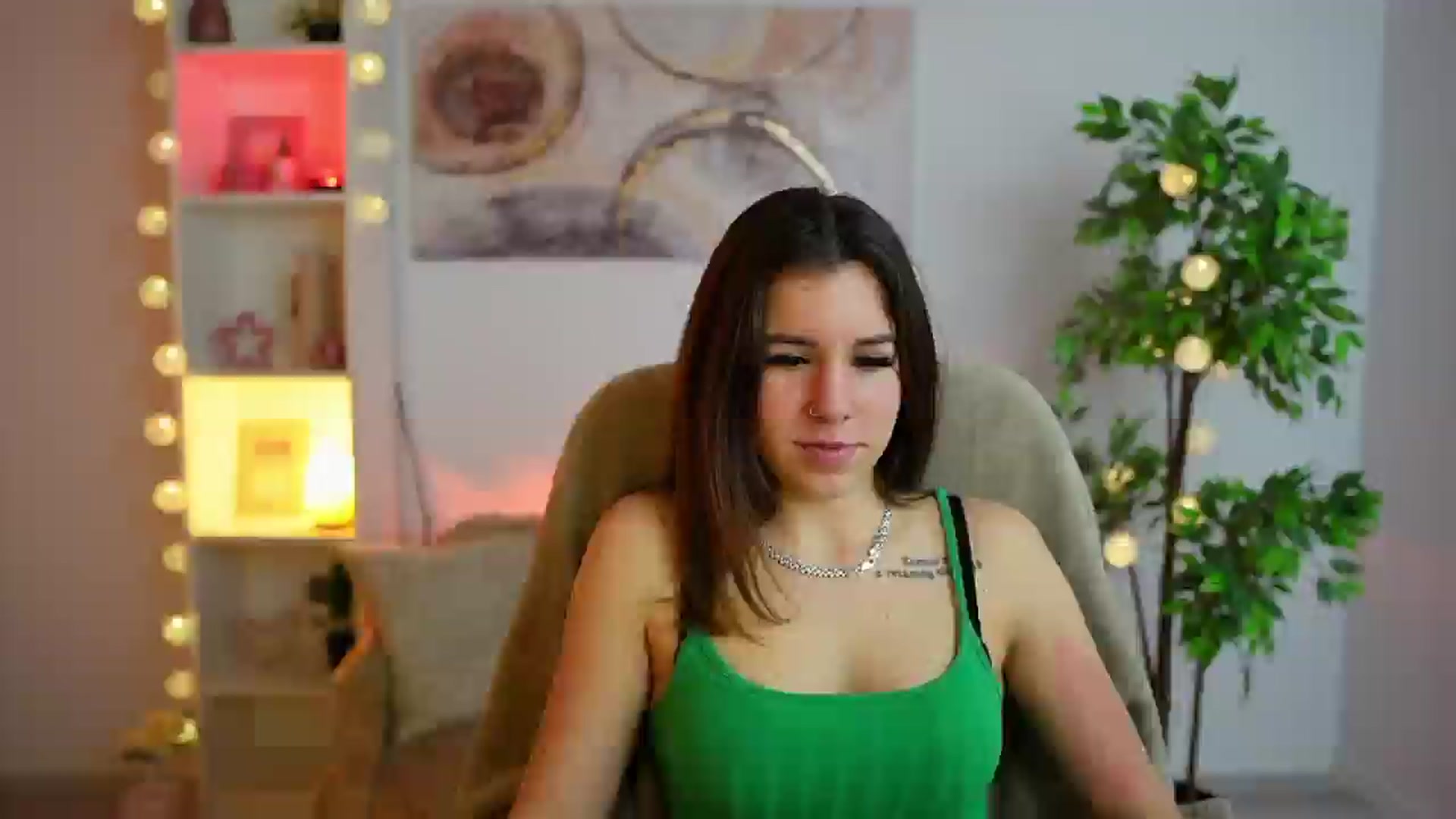 Gallery image thumbnail from Alyssa_Hall's myfreecams stream on, 01/29/2025, 18:33 image 18 of 20