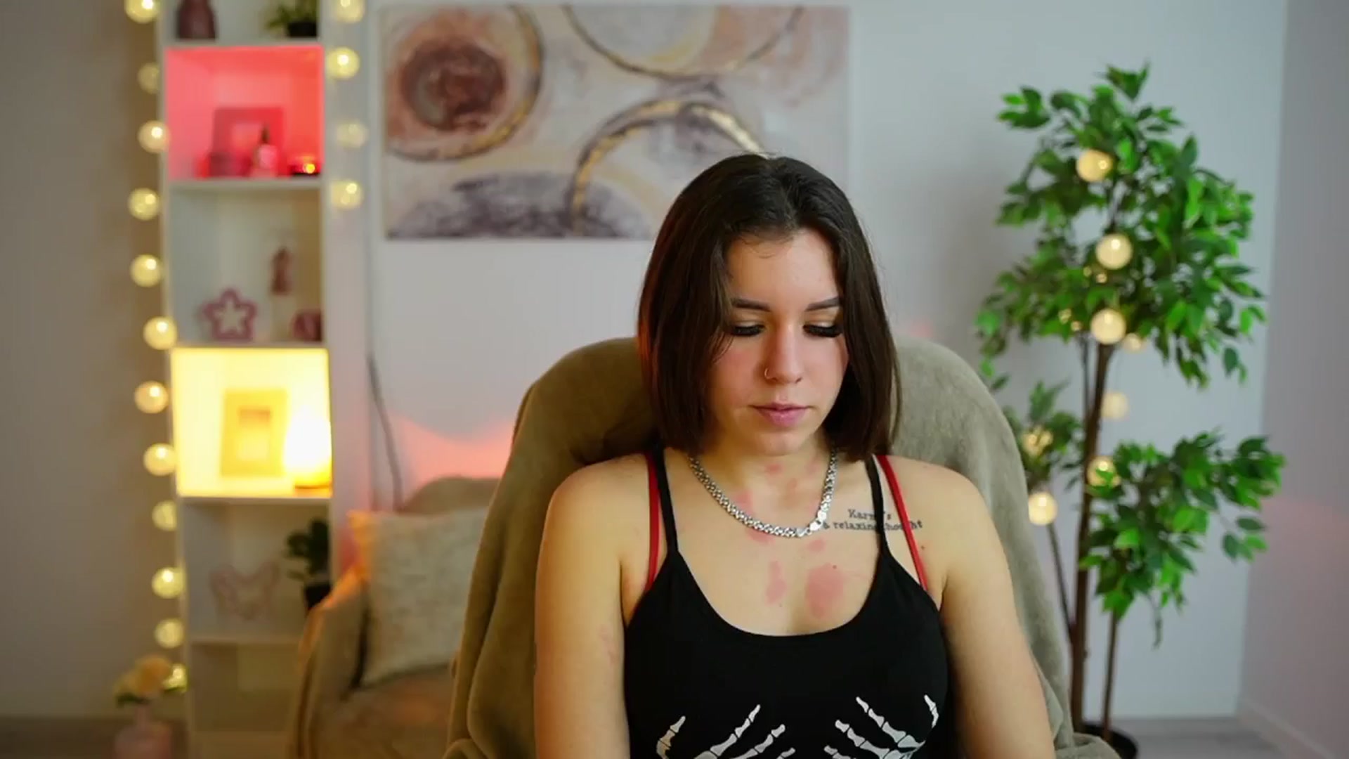 Gallery image thumbnail from Alyssa_Hall's myfreecams stream on, 01/30/2025, 16:03 image 14 of 20