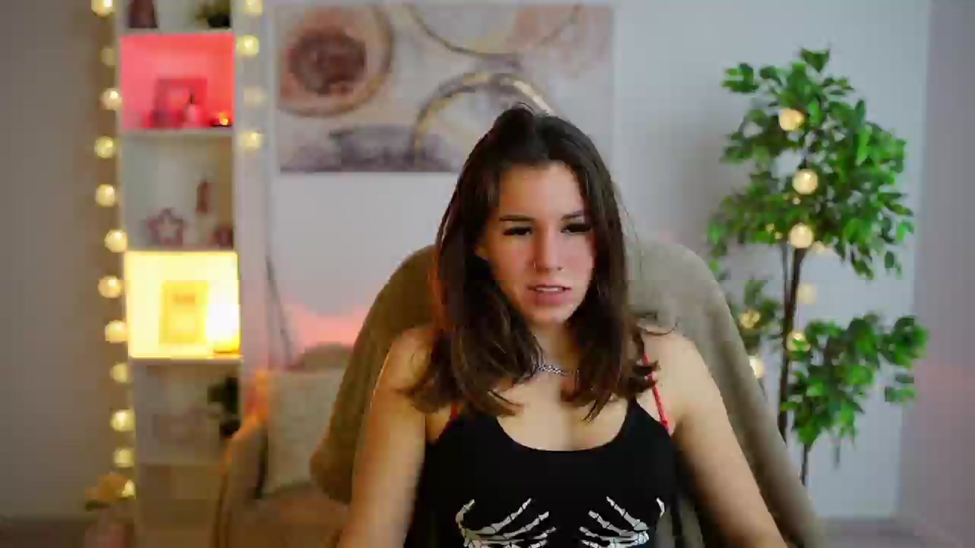 Gallery image thumbnail from Alyssa_Hall's myfreecams stream on, 01/30/2025, 17:54 image 2 of 20