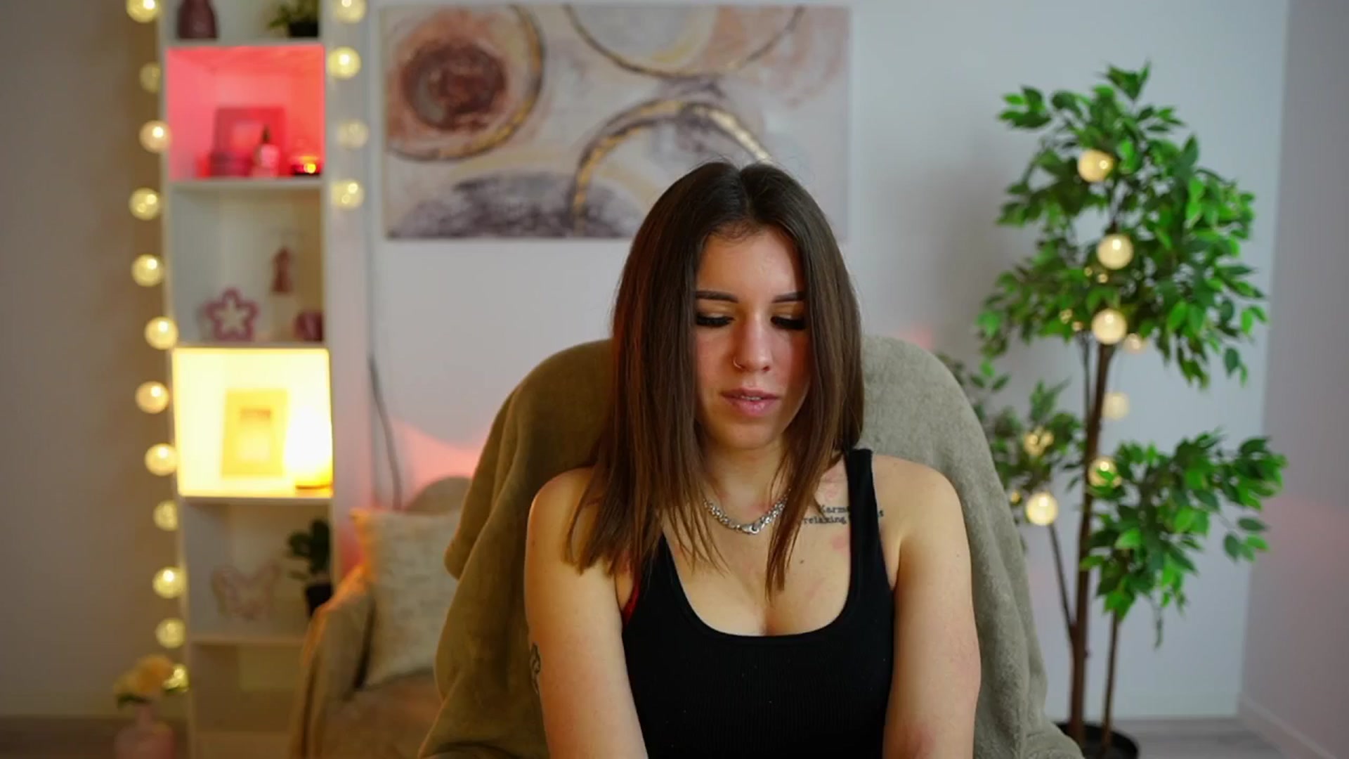 Gallery image thumbnail from Alyssa_Hall's myfreecams stream on, 01/31/2025, 15:59 image 19 of 20