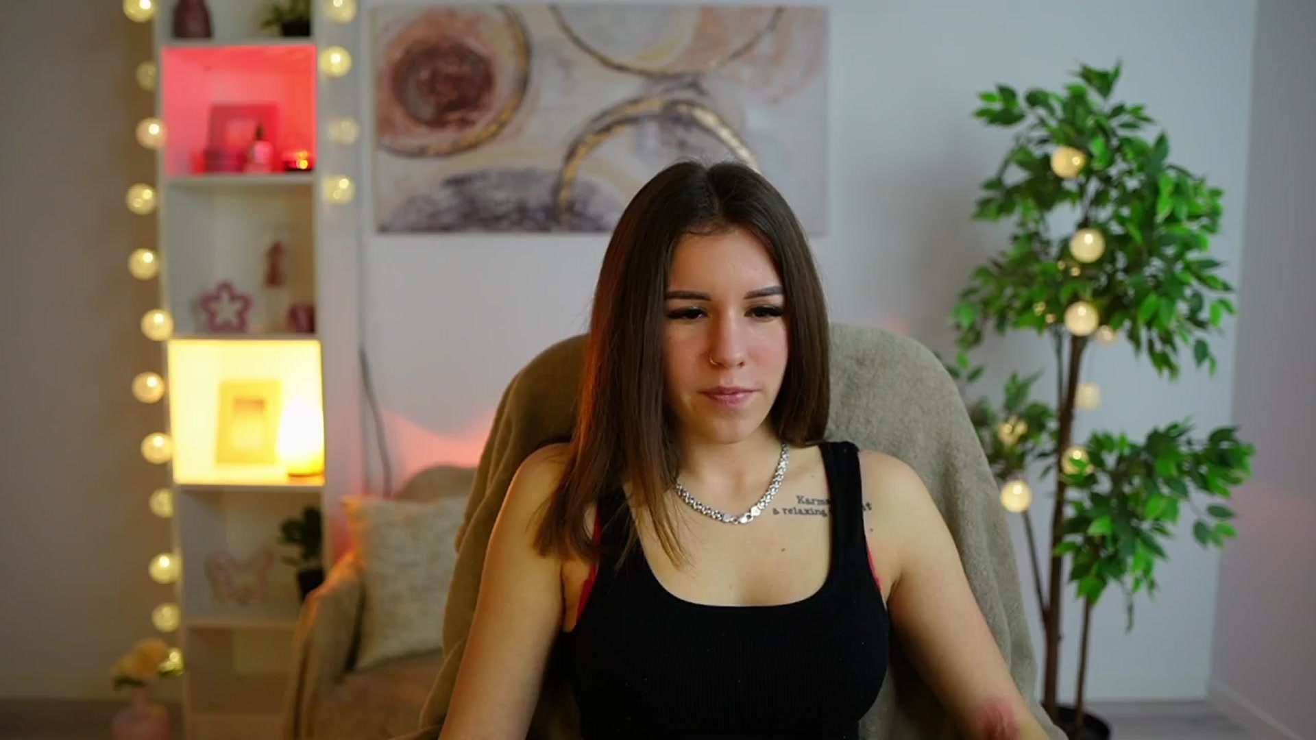 Gallery image thumbnail from Alyssa_Hall's myfreecams stream on, 01/31/2025, 15:59 image 13 of 20