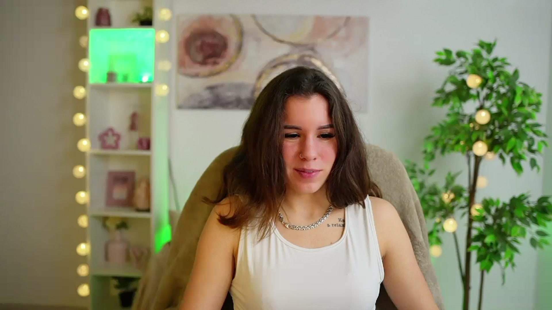 Gallery image thumbnail from Alyssa_Hall's myfreecams stream on, 02/04/2025, 15:40 image 12 of 20