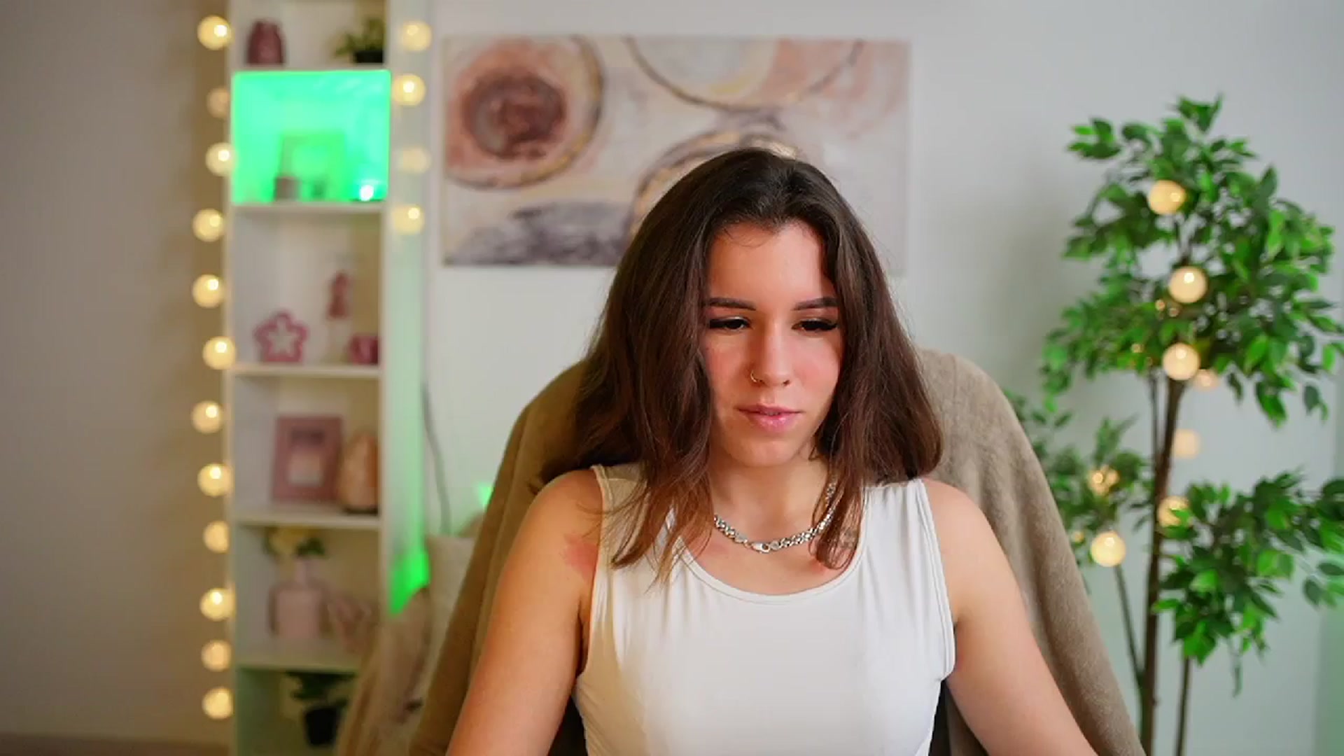 Gallery image thumbnail from Alyssa_Hall's myfreecams stream on, 02/04/2025, 17:53 image 16 of 20