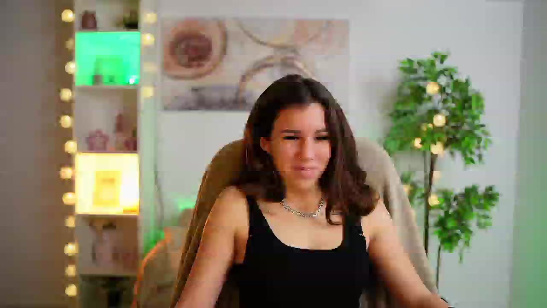 Gallery image thumbnail from Alyssa_Hall's myfreecams stream on, 02/05/2025, 17:40 image 19 of 20