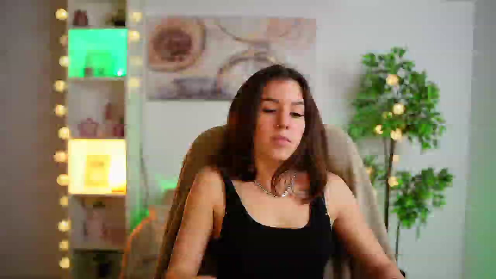 Gallery image thumbnail from Alyssa_Hall's myfreecams stream on, 02/05/2025, 17:40 image 13 of 20
