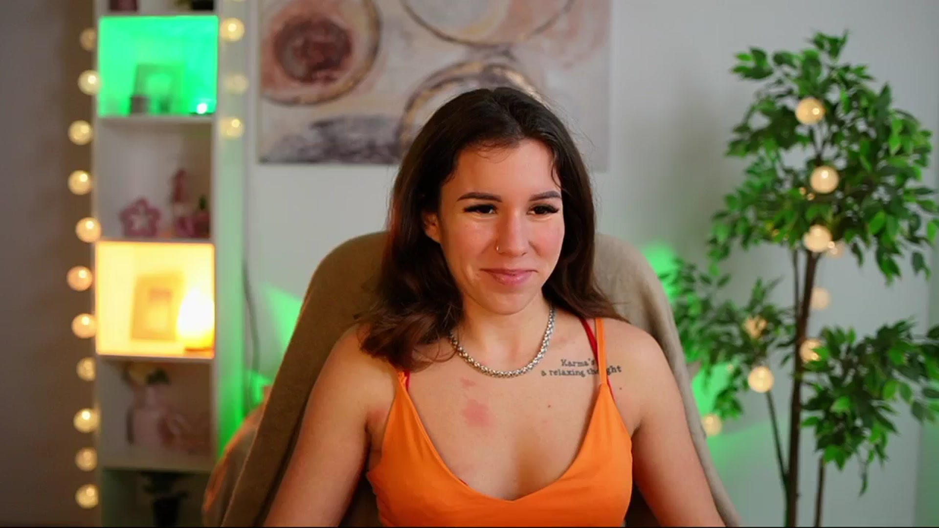 Gallery image thumbnail from Alyssa_Hall's myfreecams stream on, 02/06/2025, 16:05 image 14 of 20