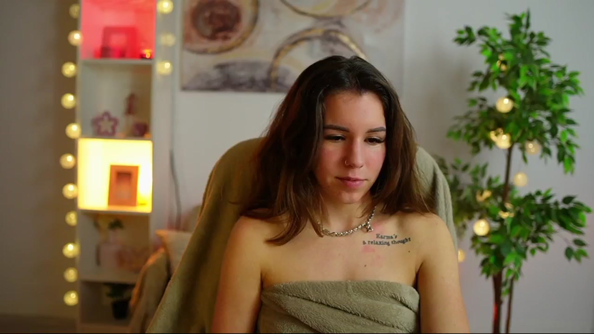 Gallery image thumbnail from Alyssa_Hall's myfreecams stream on, 02/11/2025, 15:38 image 4 of 20