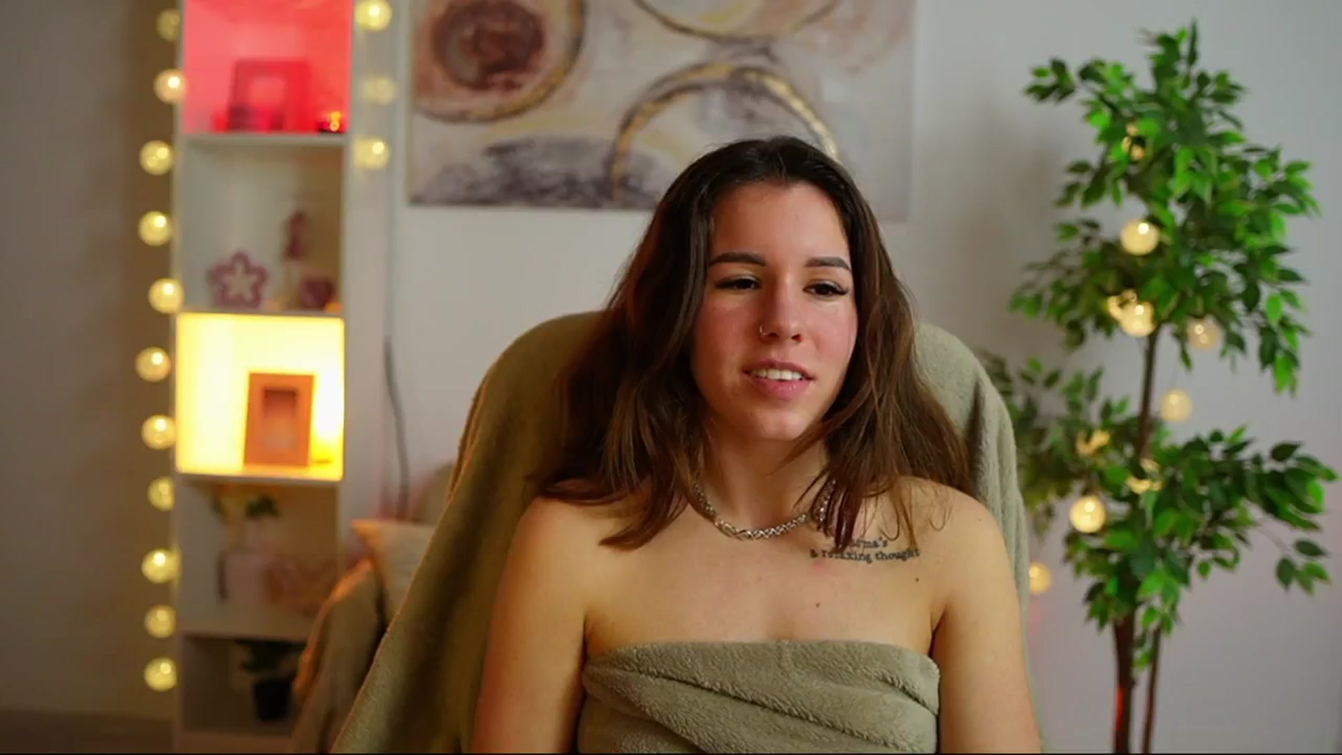 Gallery image thumbnail from Alyssa_Hall's myfreecams stream on, 02/11/2025, 15:38 image 16 of 20