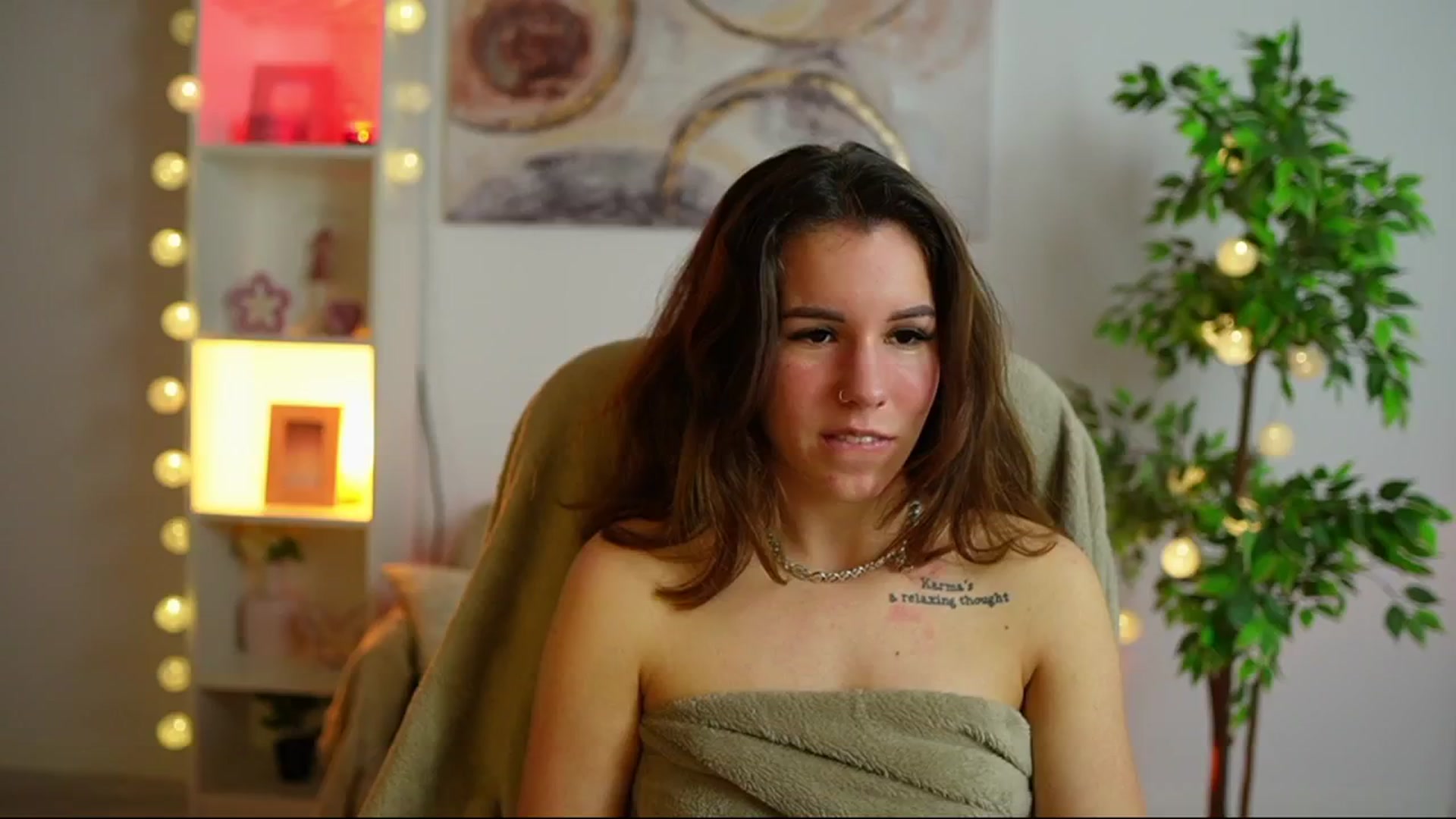 Gallery image thumbnail from Alyssa_Hall's myfreecams stream on, 02/11/2025, 15:38 image 6 of 20