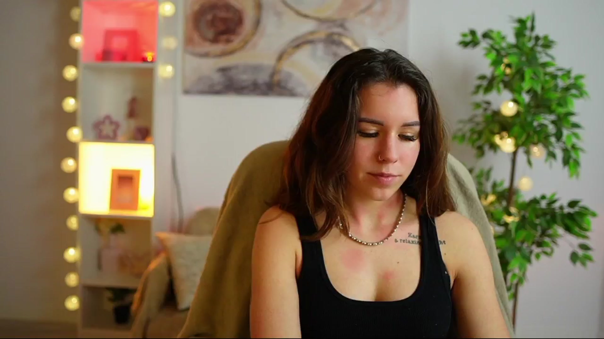 Gallery image thumbnail from Alyssa_Hall's myfreecams stream on, 02/11/2025, 15:56 image 1 of 20