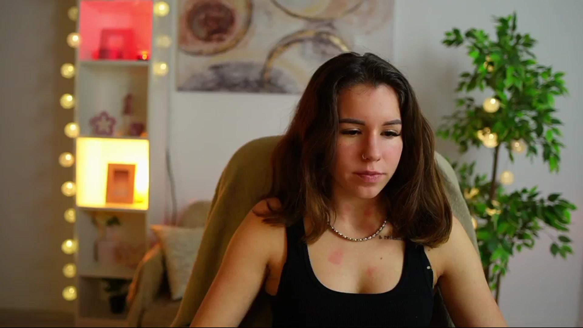 Gallery image thumbnail from Alyssa_Hall's myfreecams stream on, 02/11/2025, 15:56 image 12 of 20