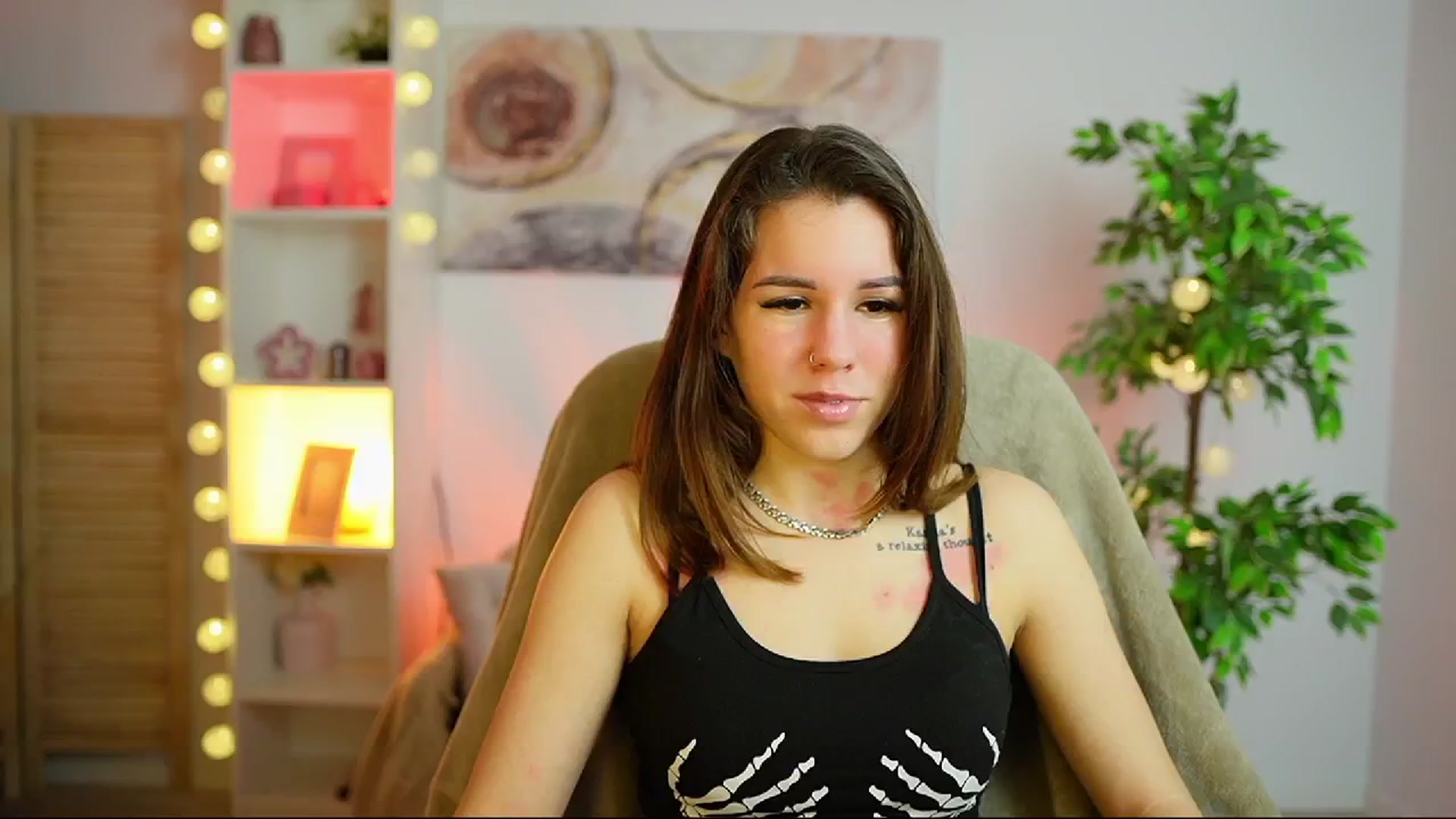 Gallery image thumbnail from Alyssa_Hall's myfreecams stream on, 02/26/2025, 14:33 image 13 of 20