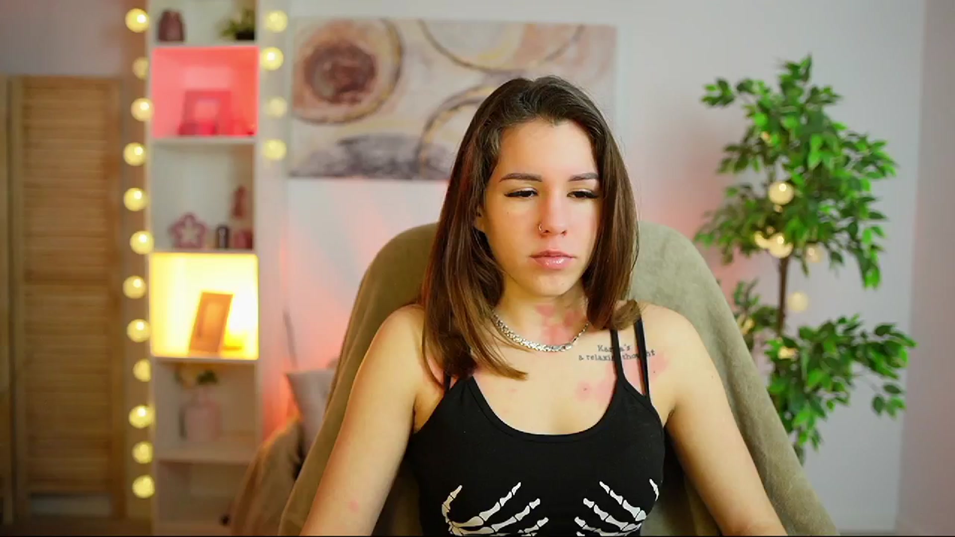 Gallery image thumbnail from Alyssa_Hall's myfreecams stream on, 02/26/2025, 14:33 image 7 of 20