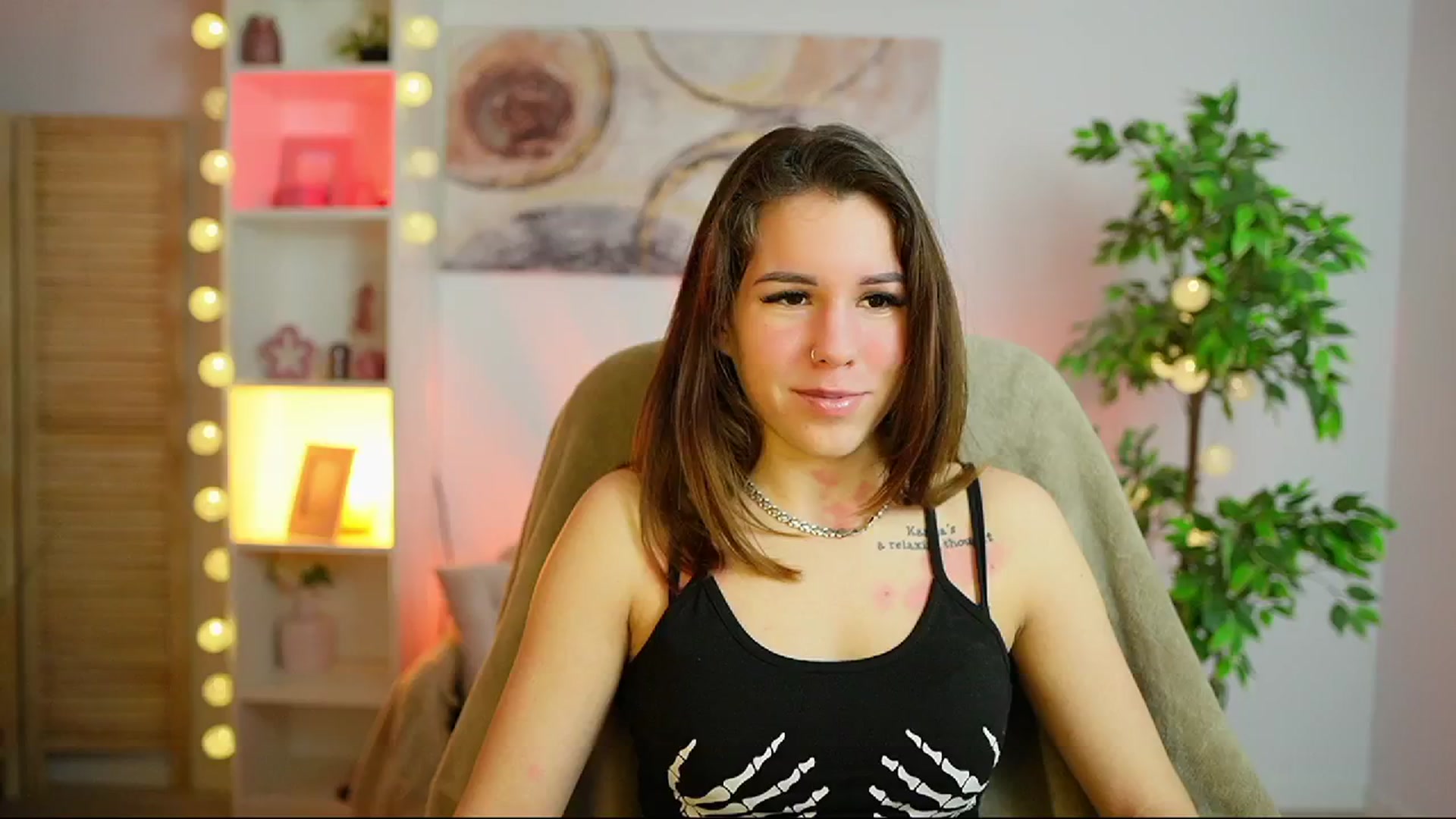 Gallery image thumbnail from Alyssa_Hall's myfreecams stream on, 02/26/2025, 14:33 image 12 of 20