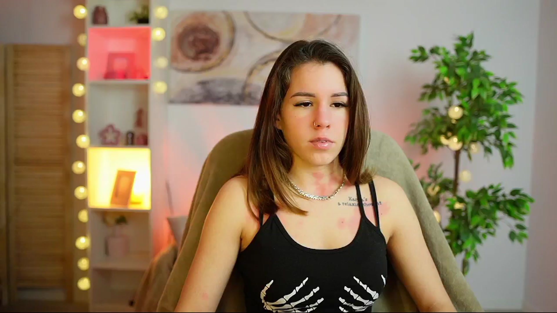 Gallery image thumbnail from Alyssa_Hall's myfreecams stream on, 02/26/2025, 14:33 image 6 of 20